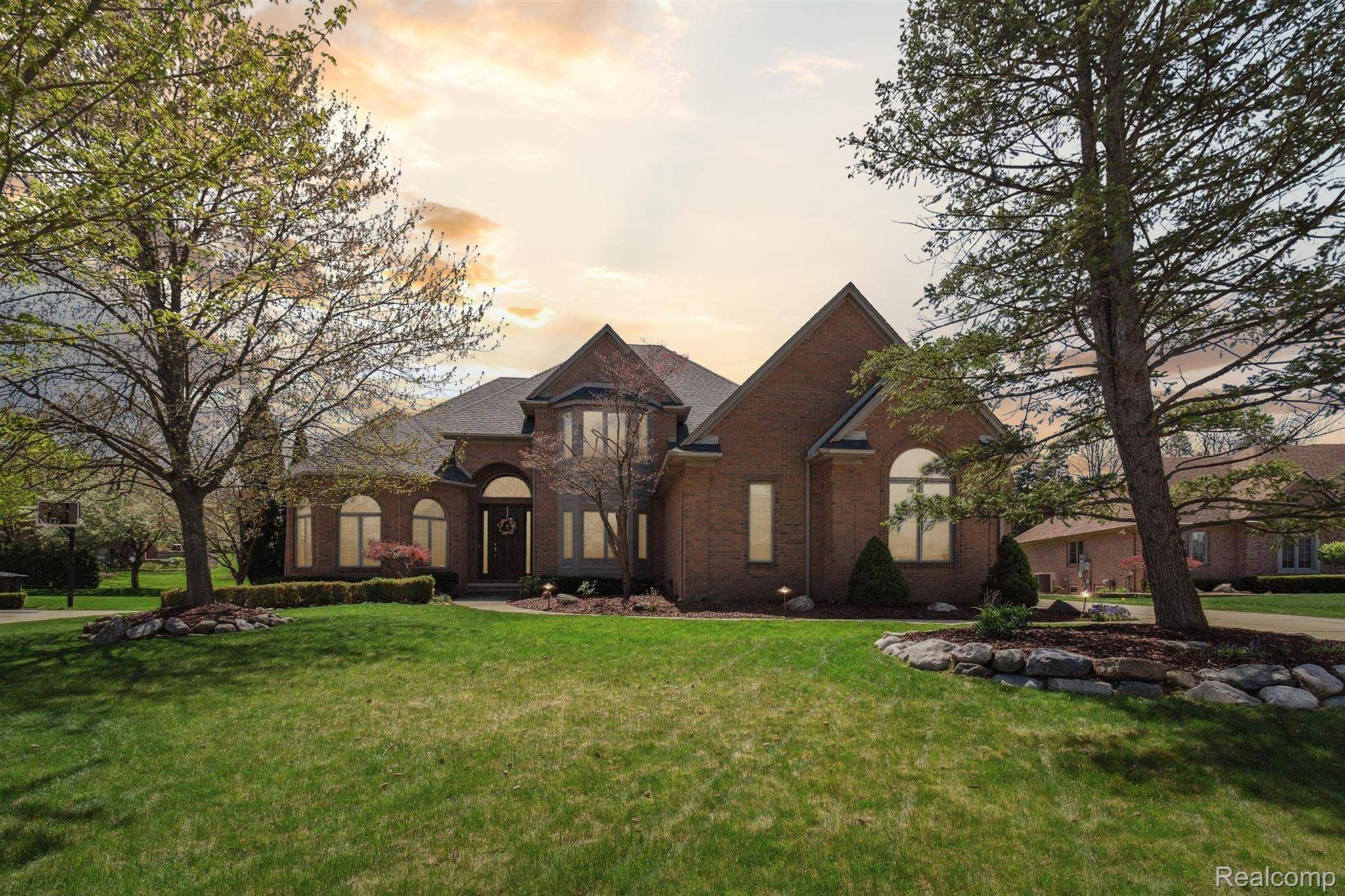 Shelby Twp, MI 48316,2604 HARROW WAY