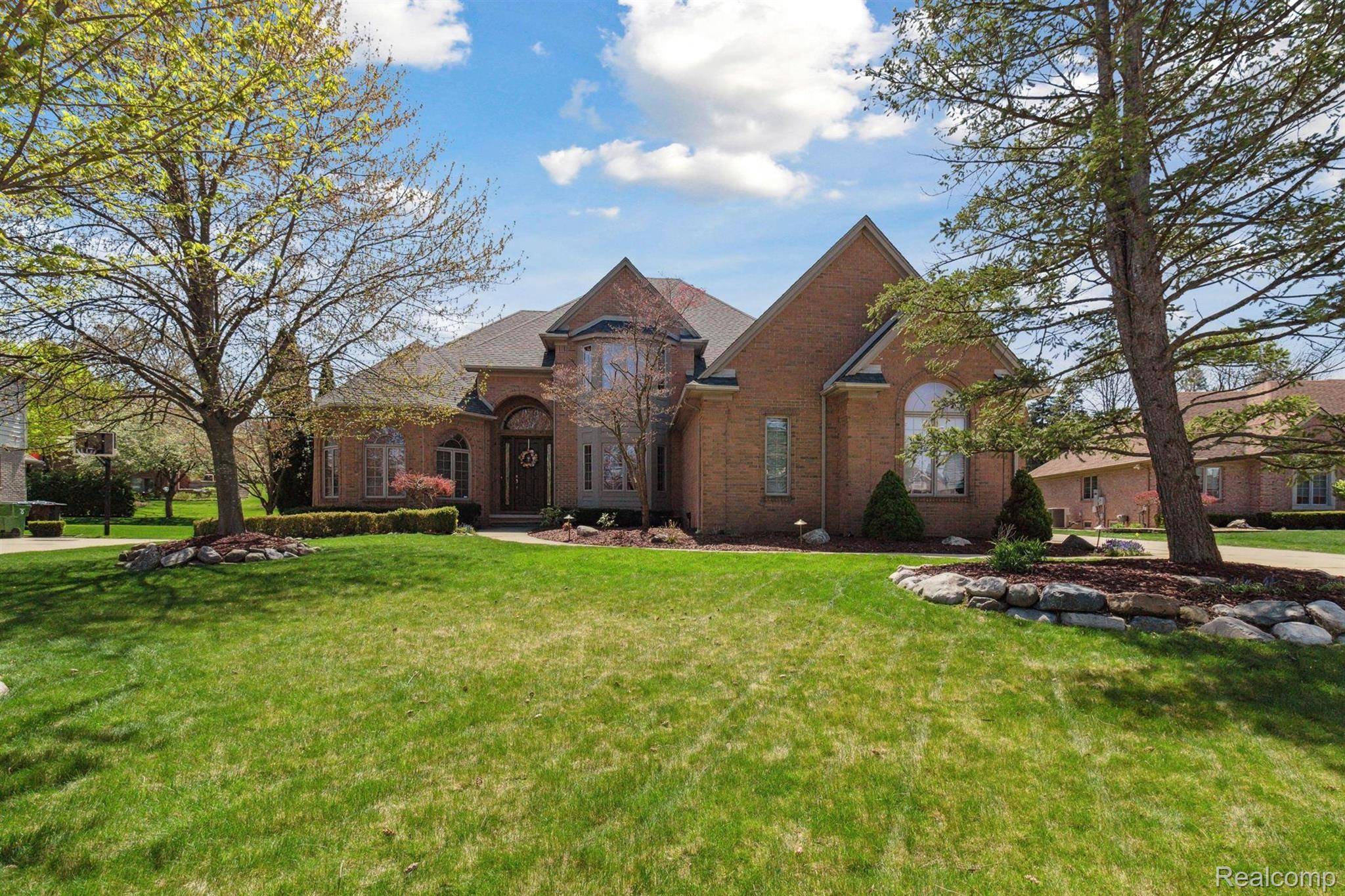 Shelby Twp, MI 48316,2604 HARROW WAY