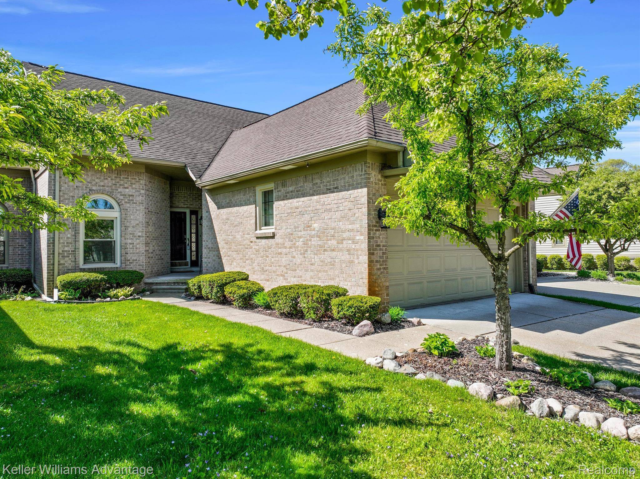 Wixom, MI 48393,2758 MAPLE FOREST DR