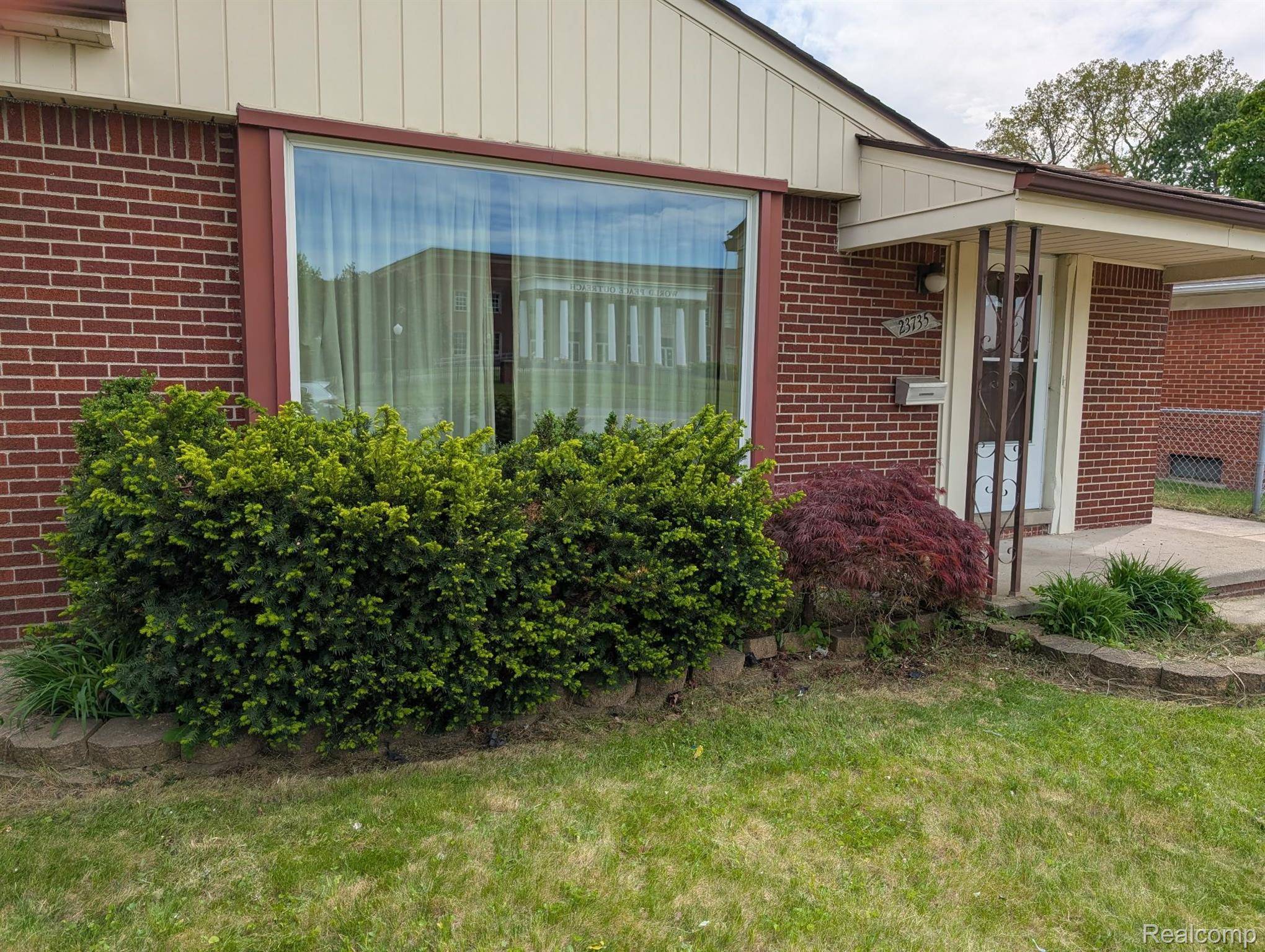 Redford, MI 48239,23735 W CHICAGO