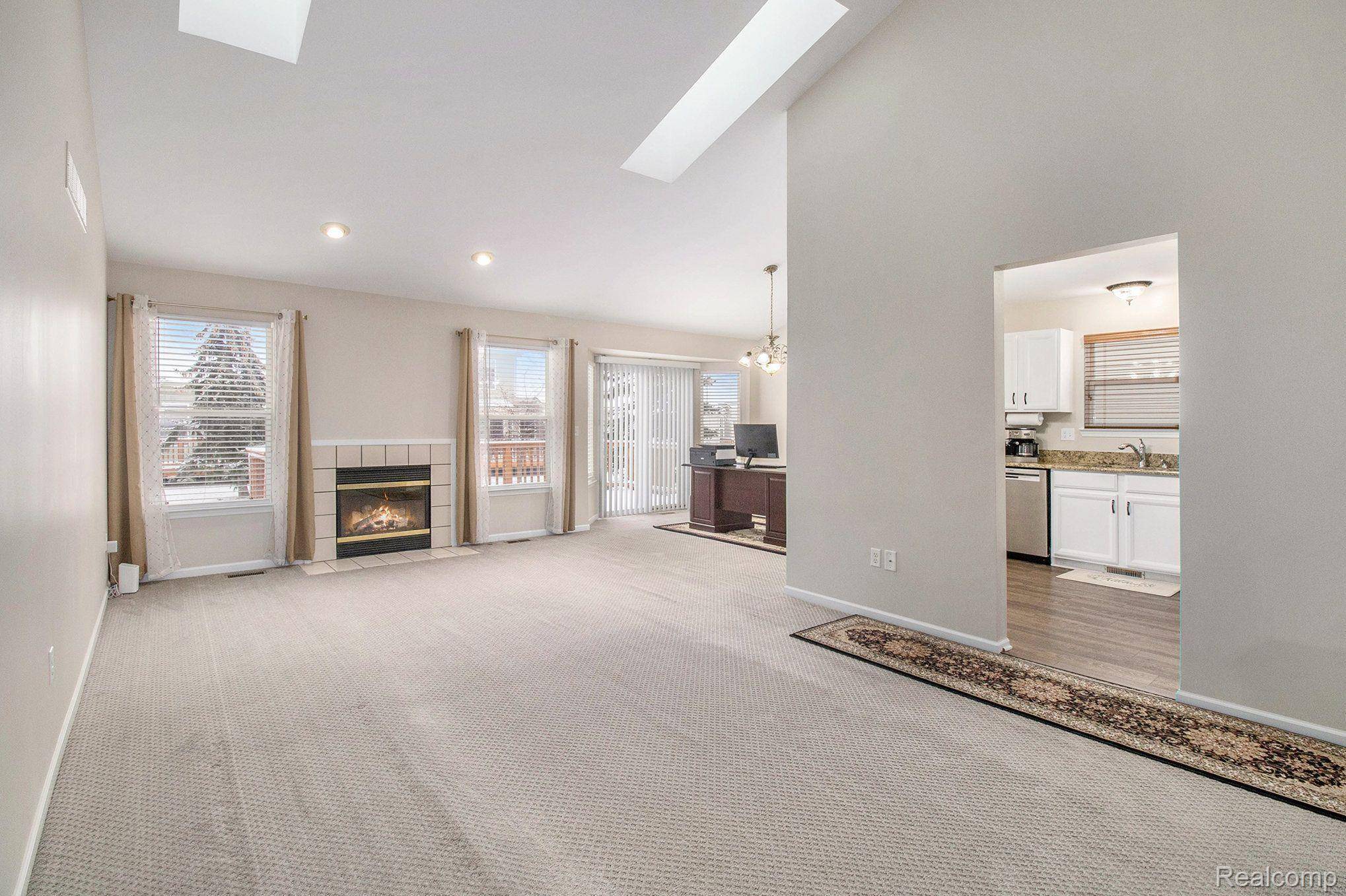 Commerce Twp, MI 48390,860 WOODHAVEN DR