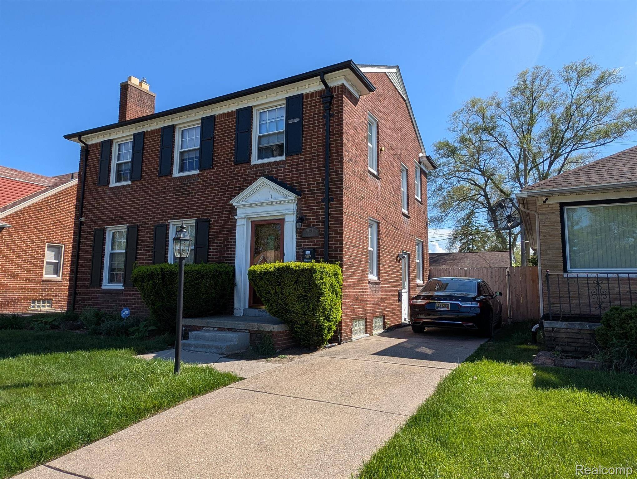 Detroit, MI 48224,9864 E OUTER DR