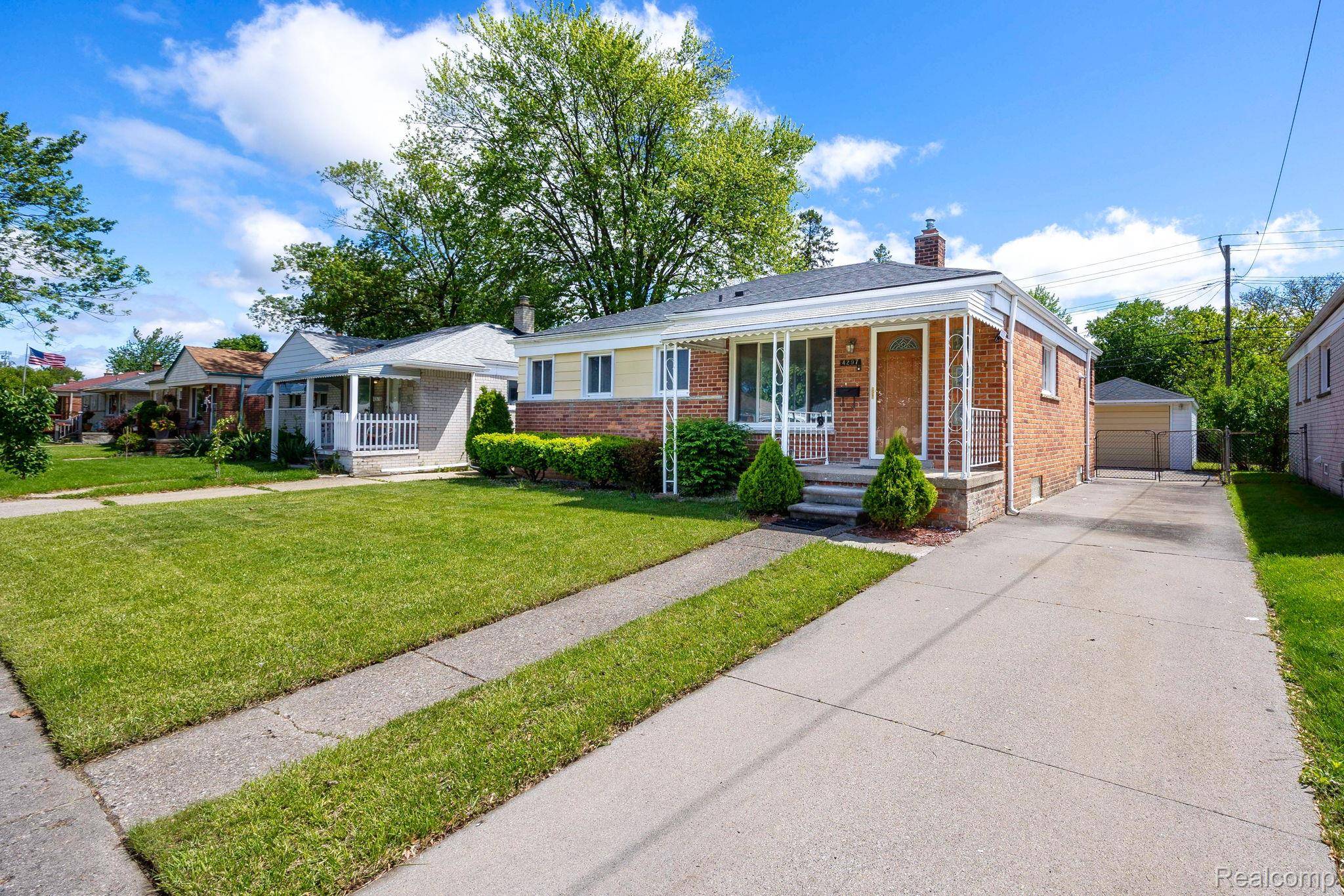 Wayne, MI 48184,4297 EASTLAWN AVE