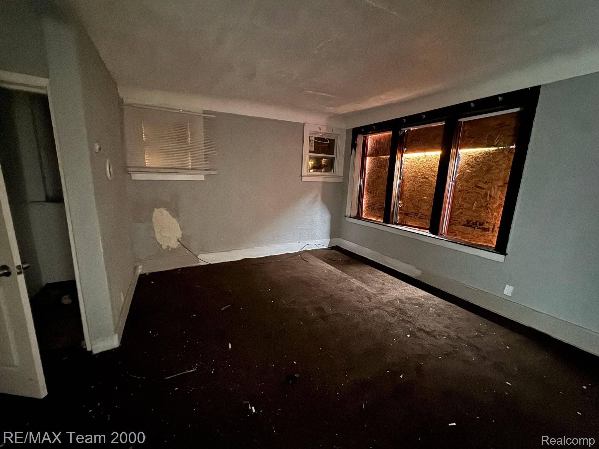 Detroit, MI 48203,16853 LOG CABIN ST