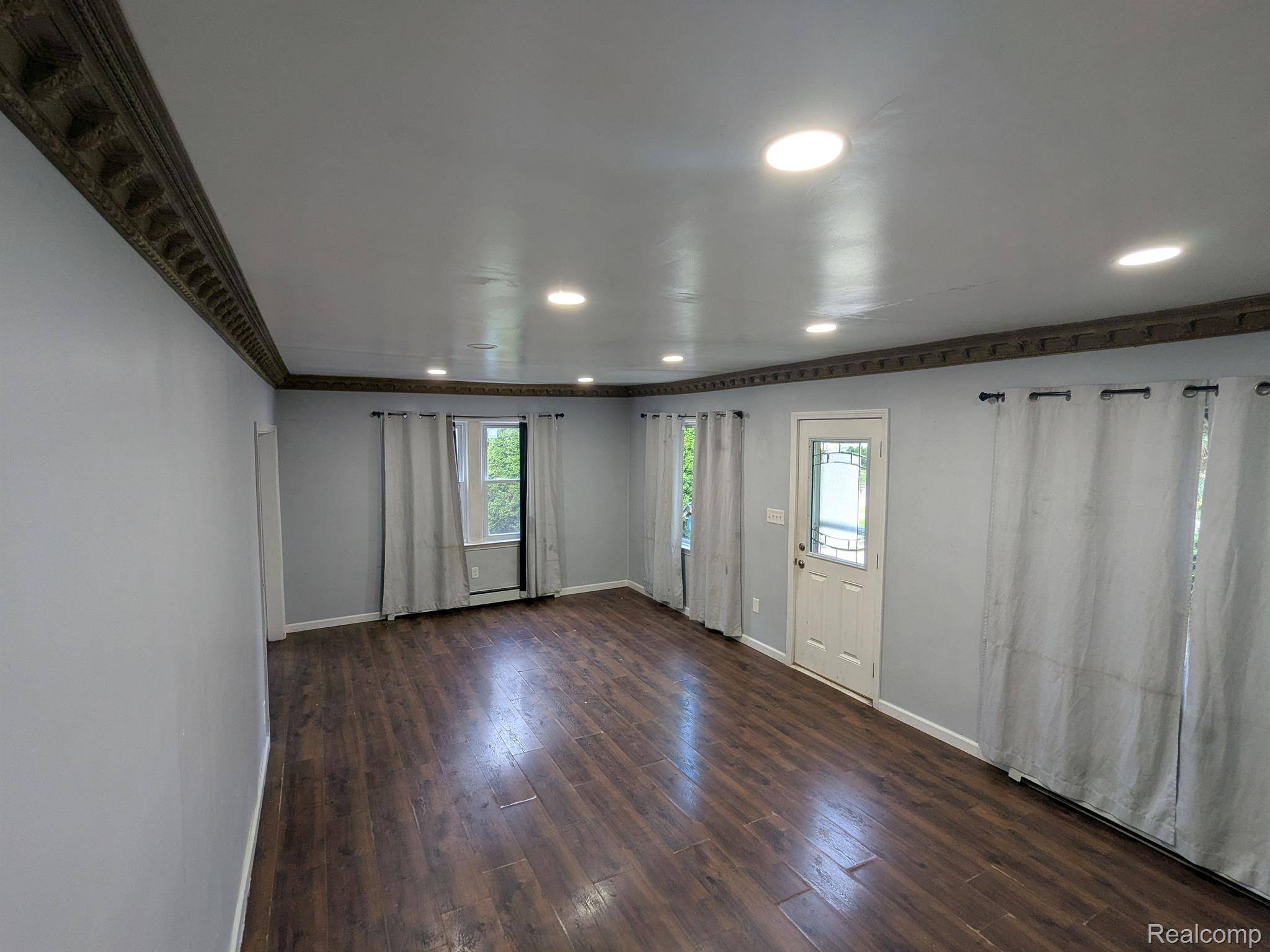 Dearborn Heights, MI 48125,4208 CROISSANT ST