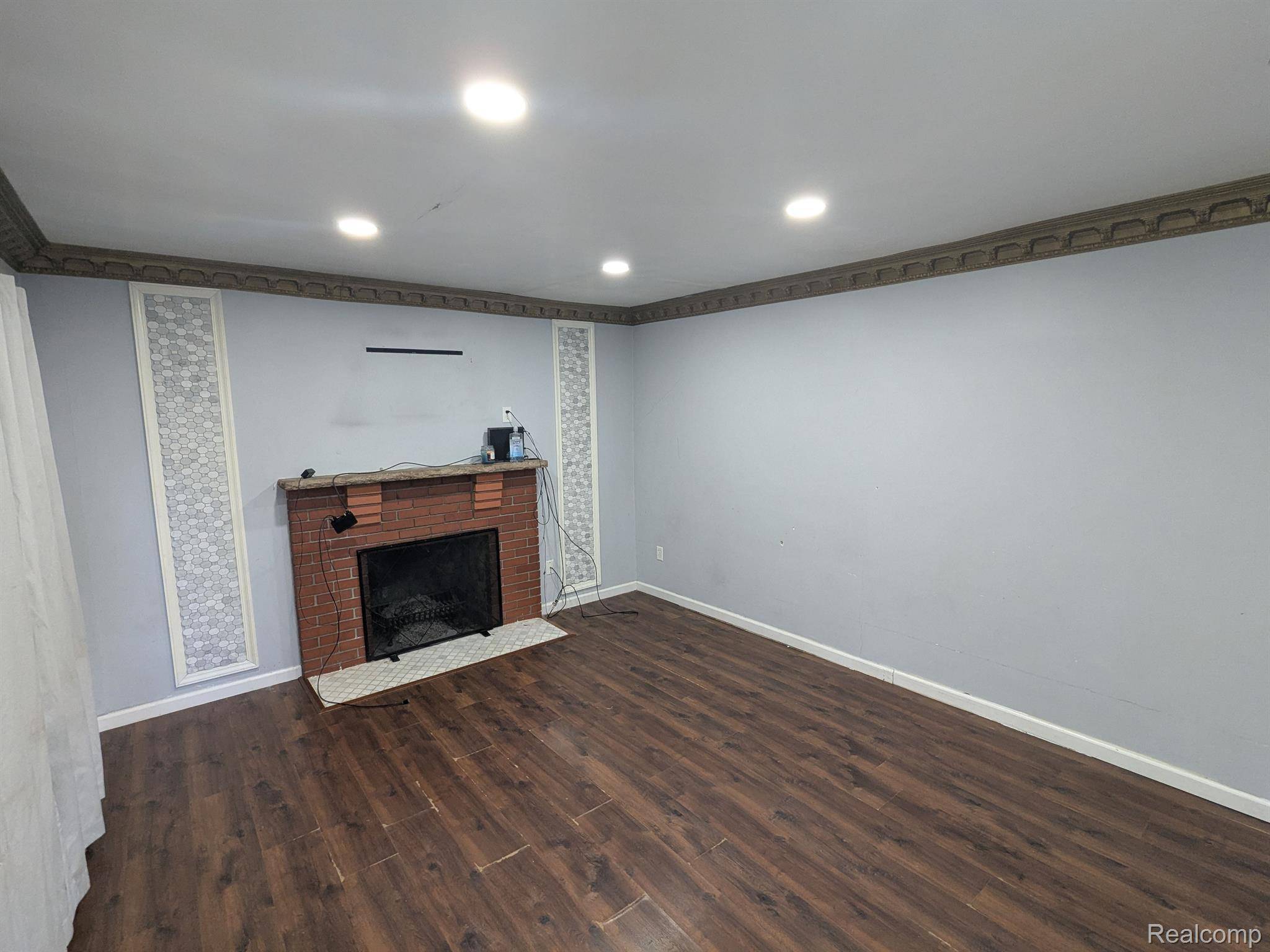 Dearborn Heights, MI 48125,4208 CROISSANT ST