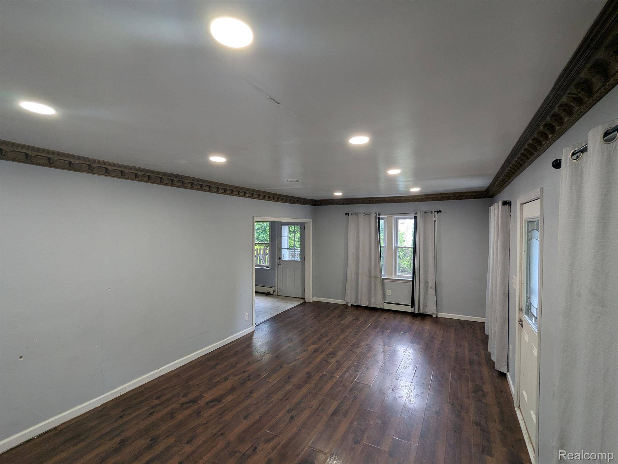 Dearborn Heights, MI 48125,4208 CROISSANT ST