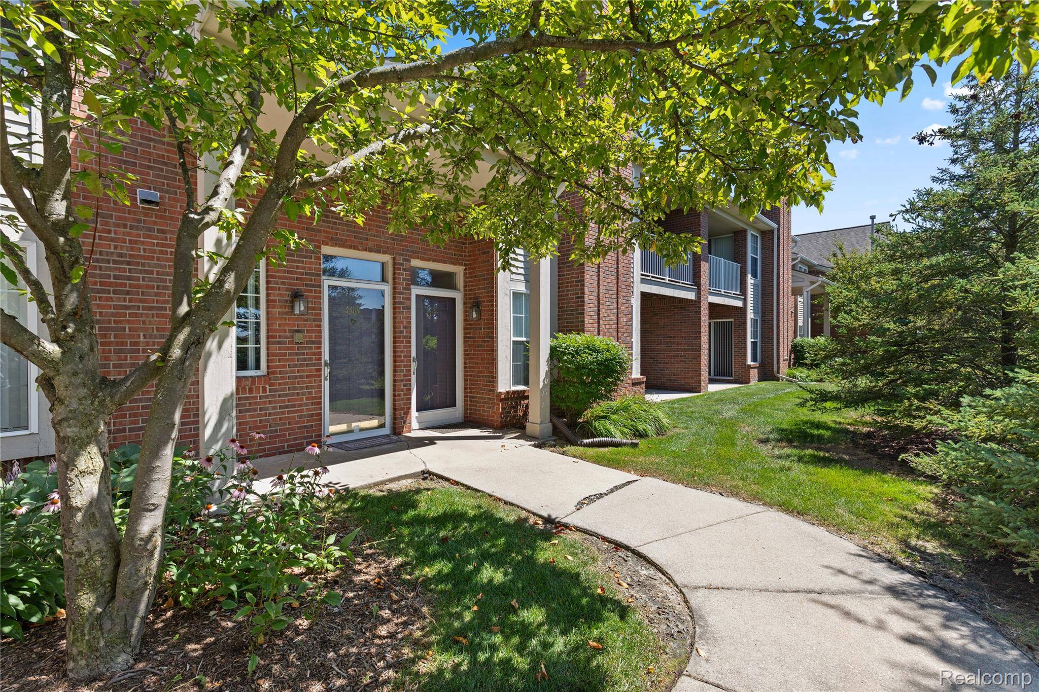 Clinton Township, MI 48038,43165 Woodbridge DR