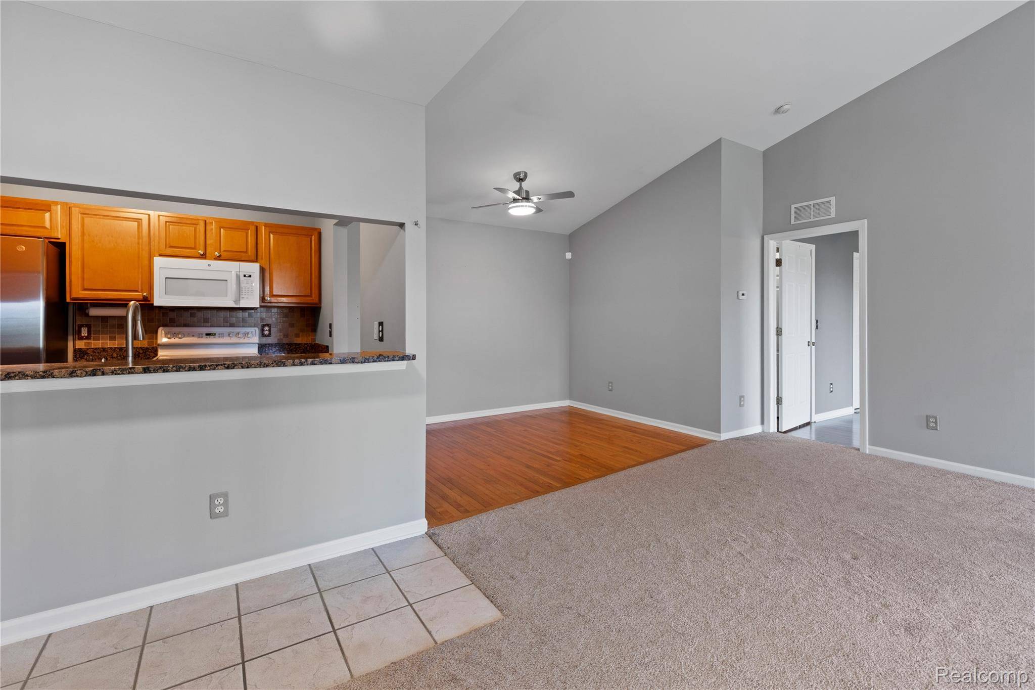 Clinton Township, MI 48038,43165 Woodbridge DR