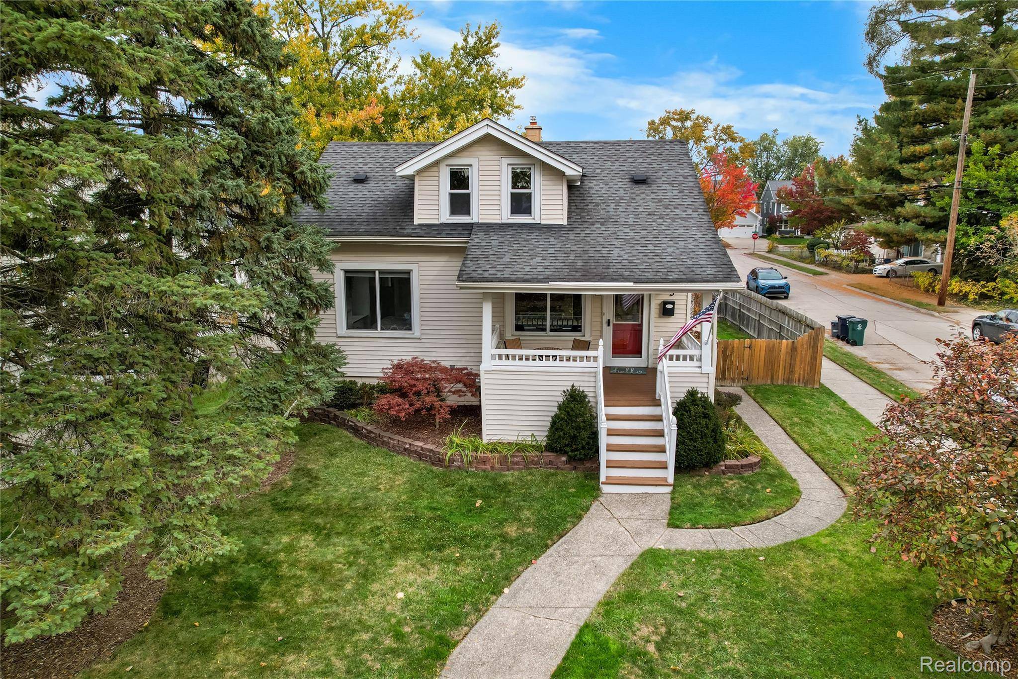 Royal Oak, MI 48073,445 Linden AVE