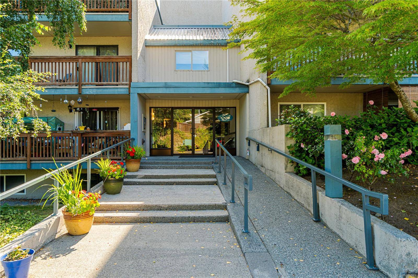 Nanaimo, BC V9T 4S9,4728 Uplands Dr #207