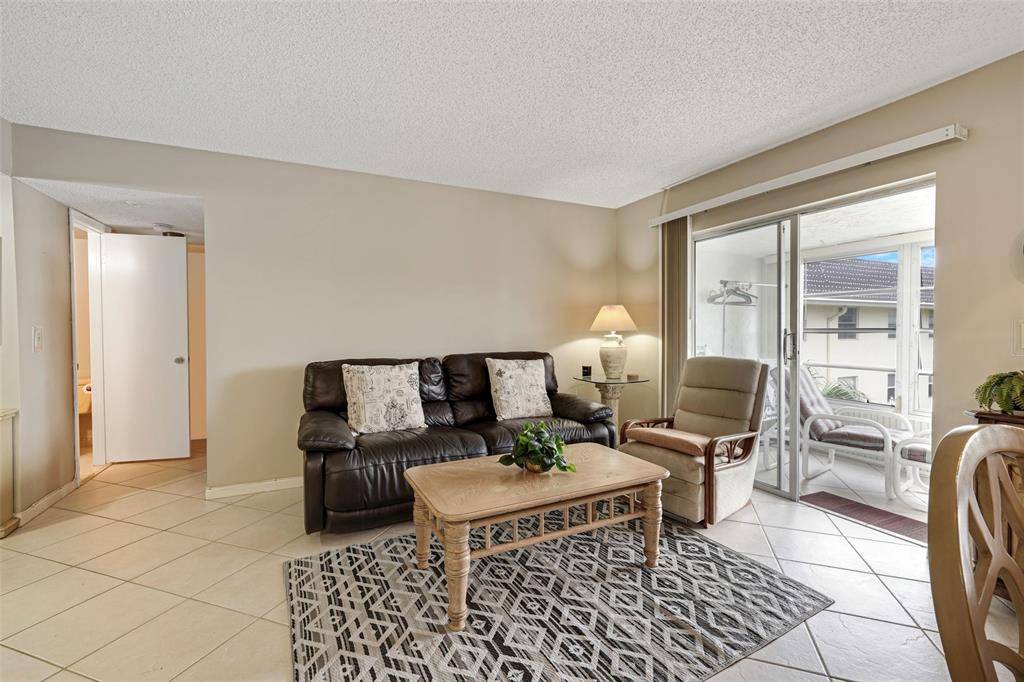 Tamarac, FL 33319,4980 E Sabal Palm Blvd #330