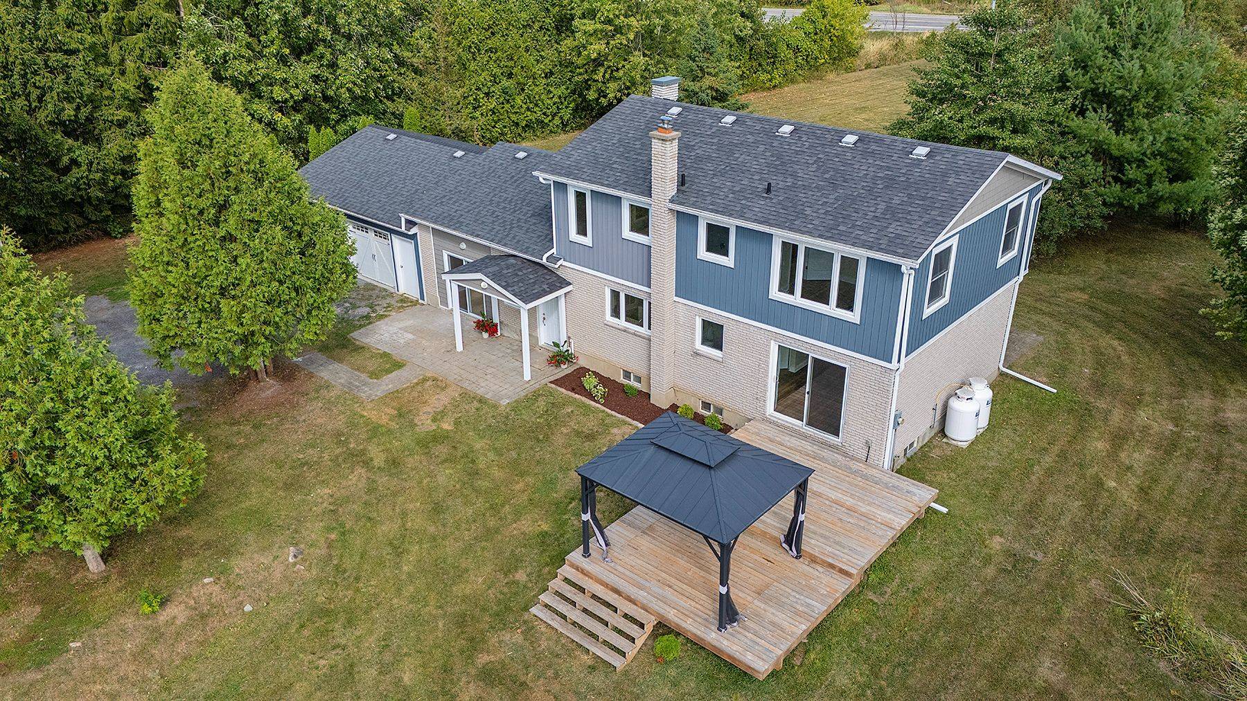 Kingston, ON K7G 2V5,1859 Turcotte LN