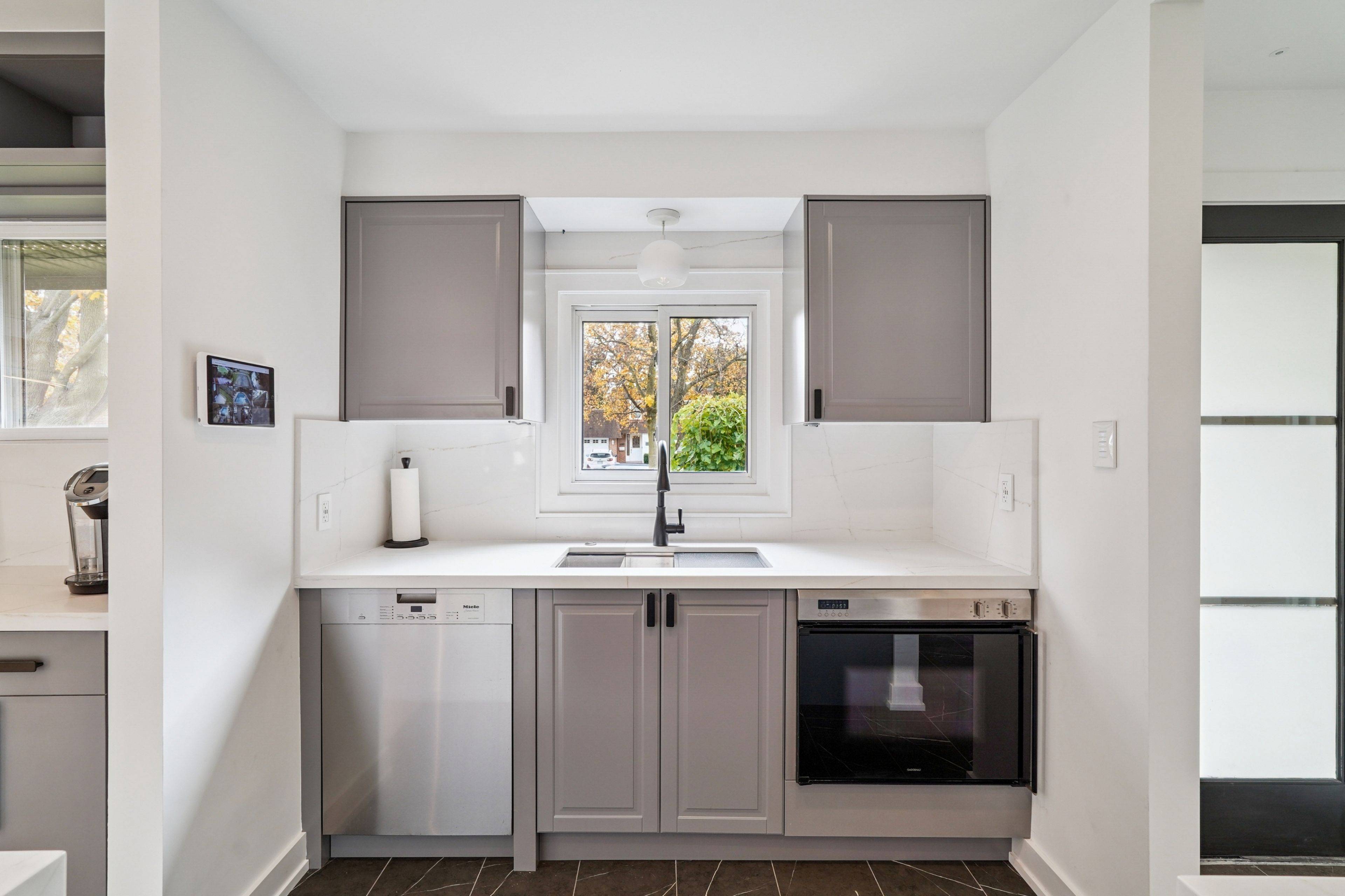 Mississauga, ON L5A 2B8,613 Santee Gate