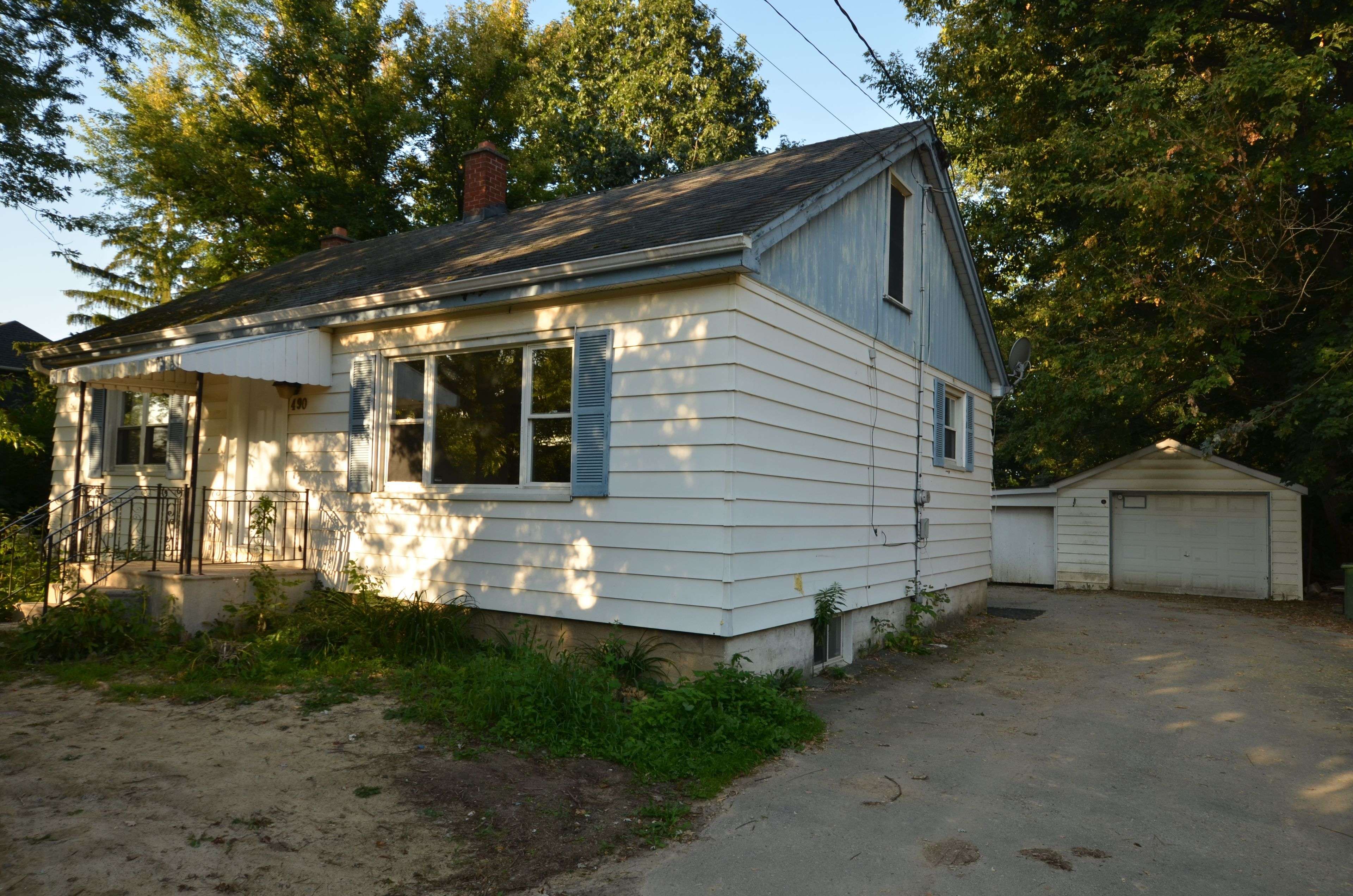 Hamilton, ON L9G 3K9,490 Springbrook AVE