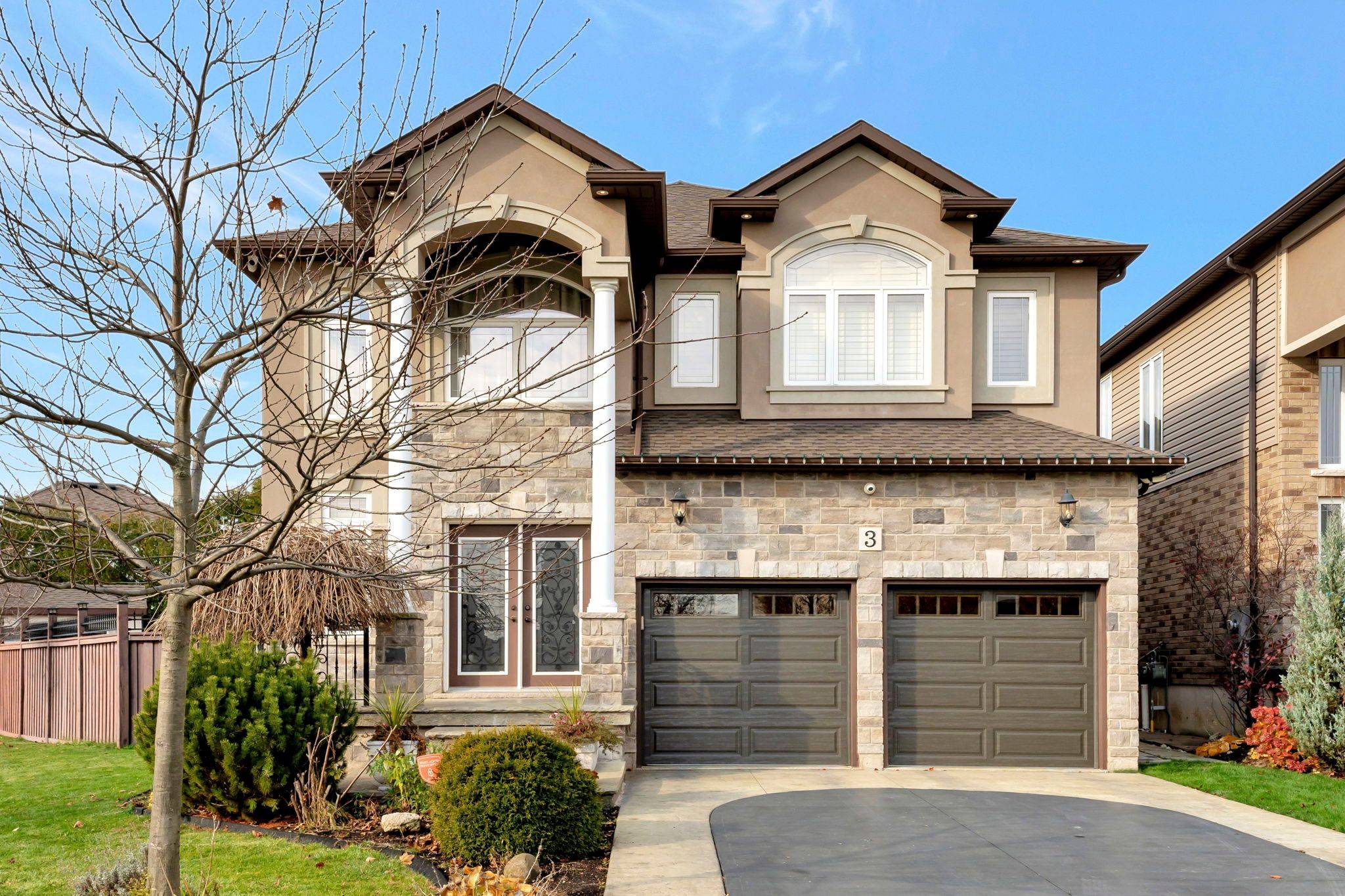 Hamilton, ON L9B 0G3,3 Rianna CT