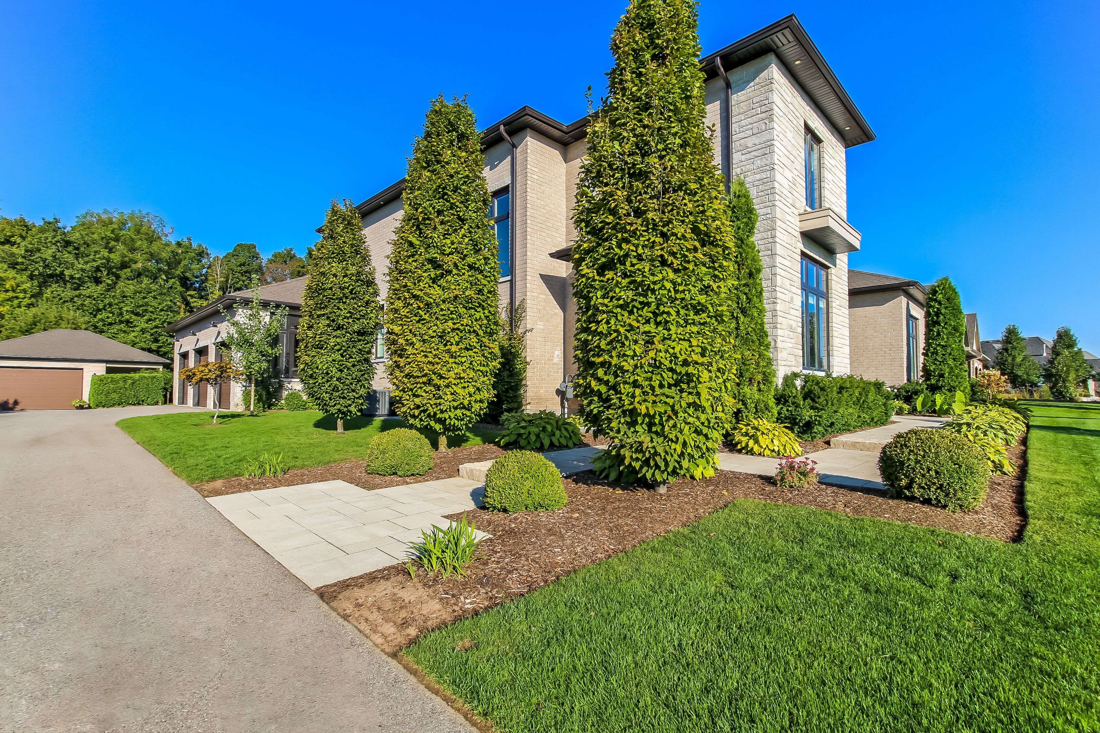 Norwich, ON N0J 1R0,48 OTTERVIEW DR