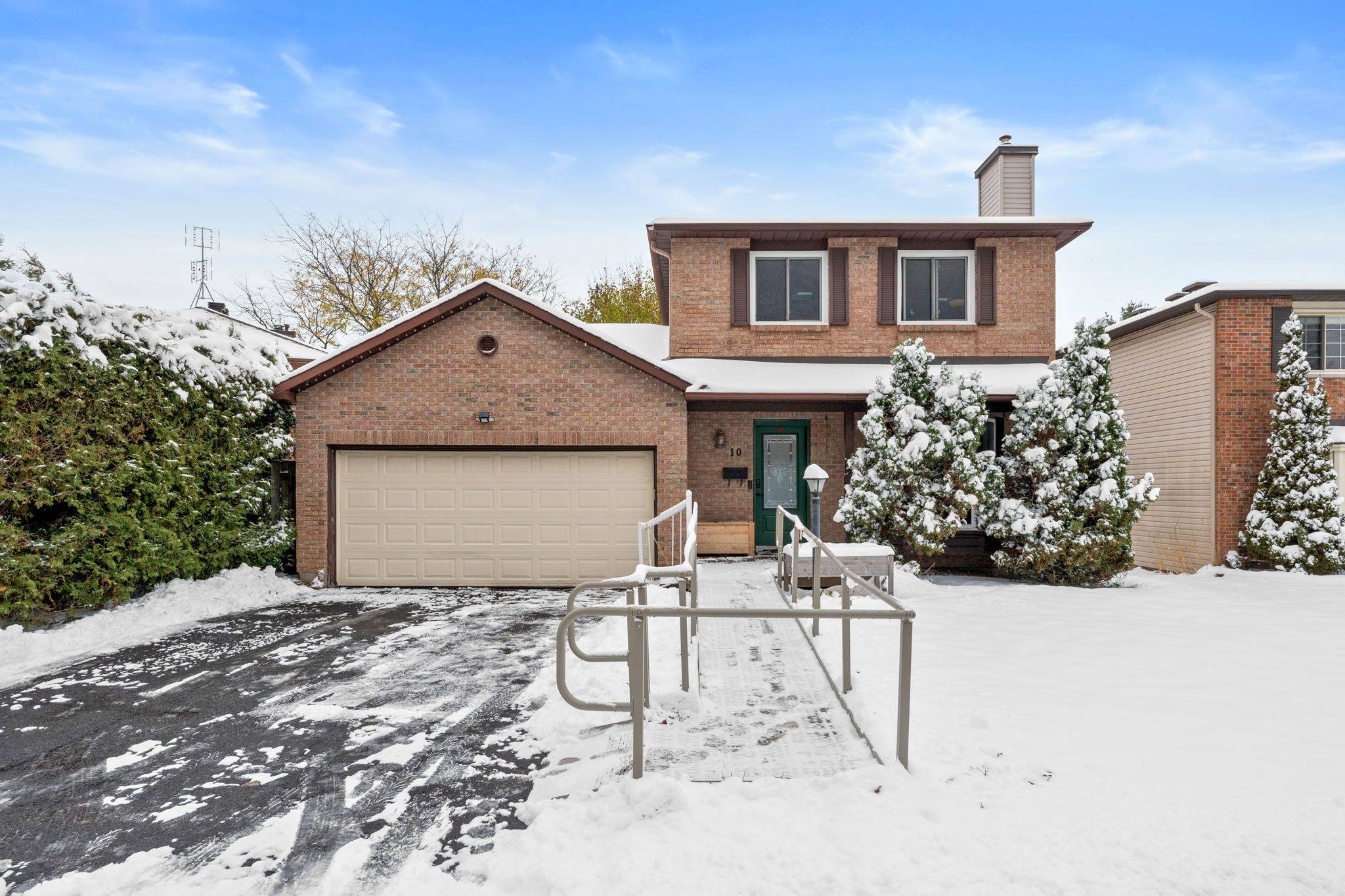 Kanata, ON K2M 1B5,10 Foxleigh CRES