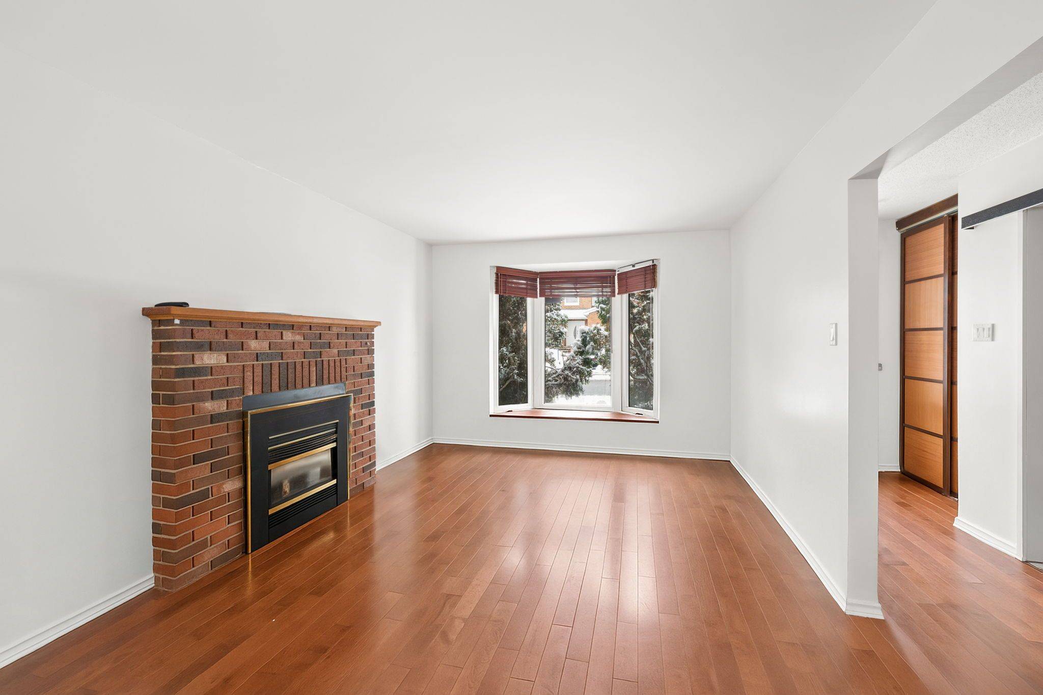 Kanata, ON K2M 1B5,10 Foxleigh CRES