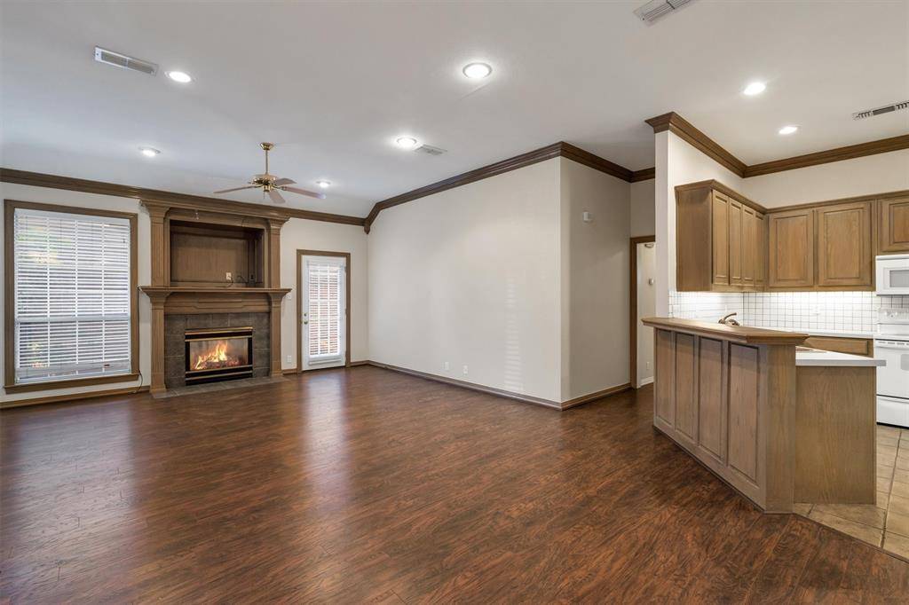 Waxahachie, TX 75165,9 Country Club Place