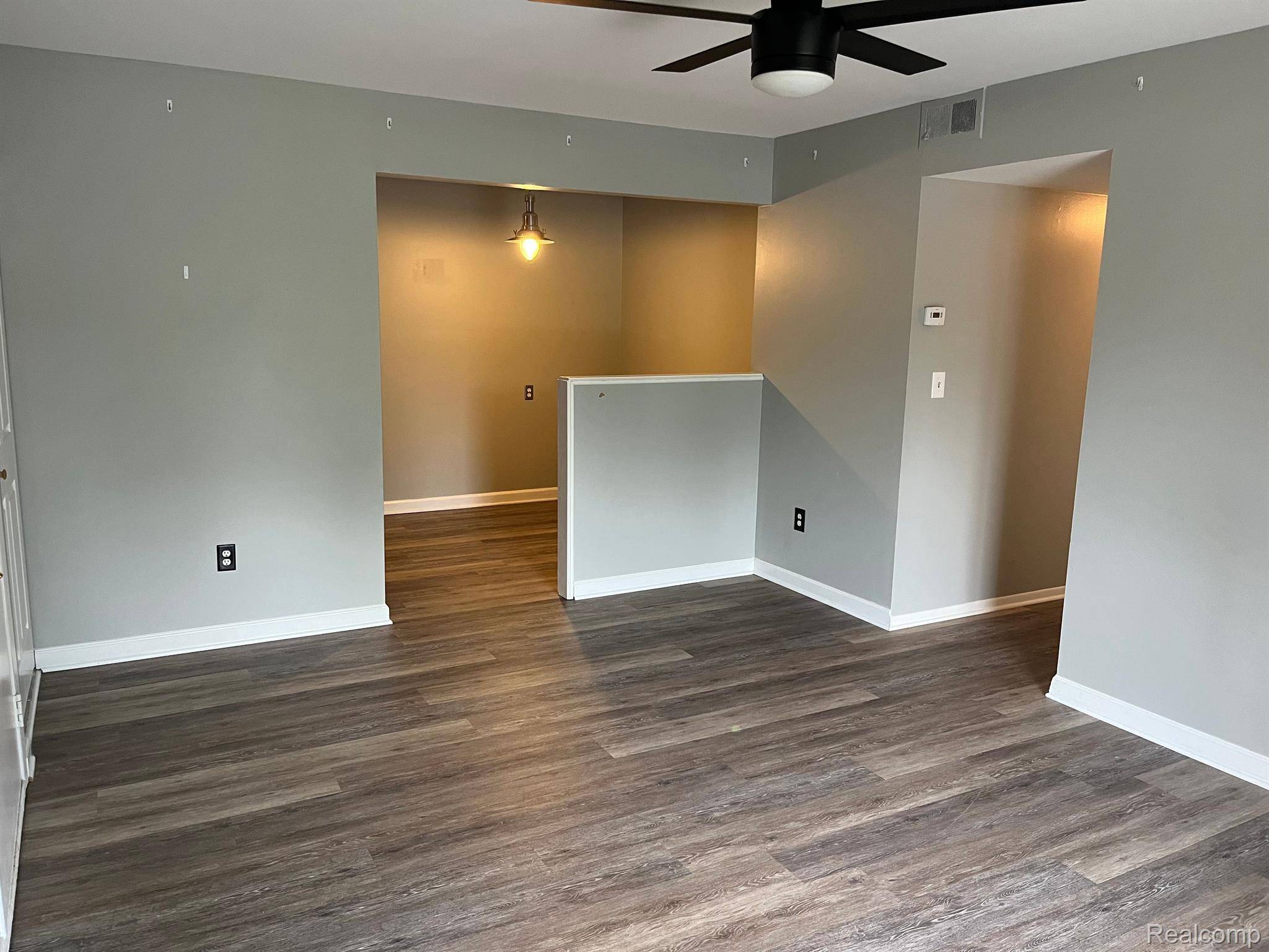 Allen Park, MI 48101,9933 ALLEN POINTE DR