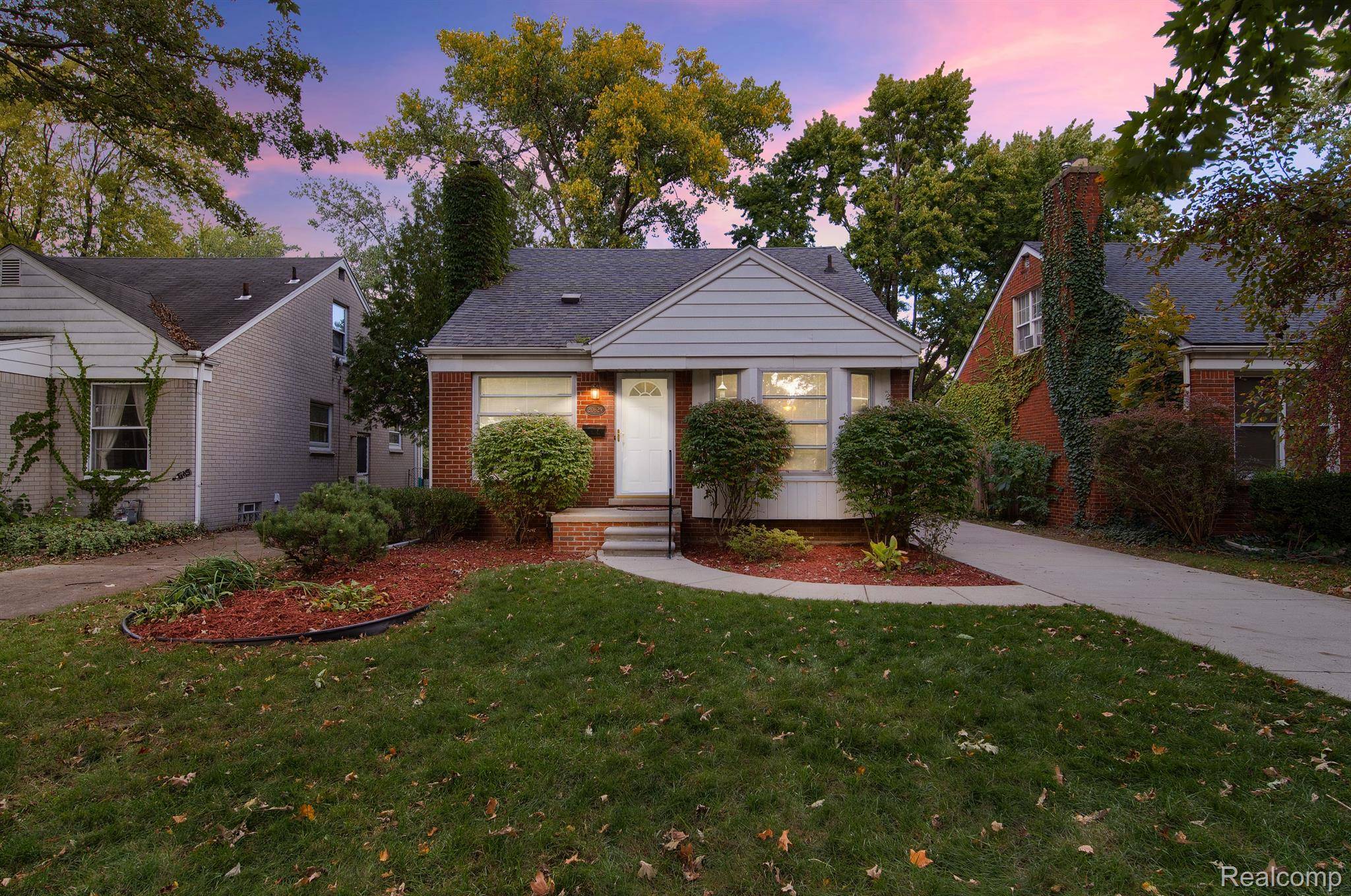 Harper Woods, MI 48225,20629 WOODMONT ST