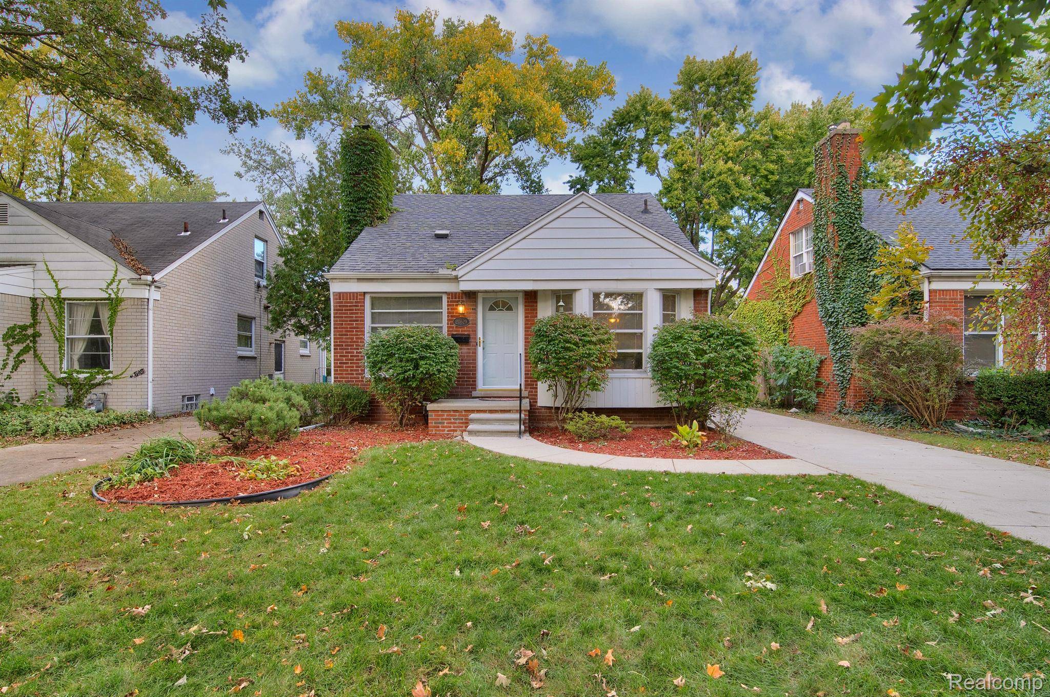 Harper Woods, MI 48225,20629 WOODMONT ST