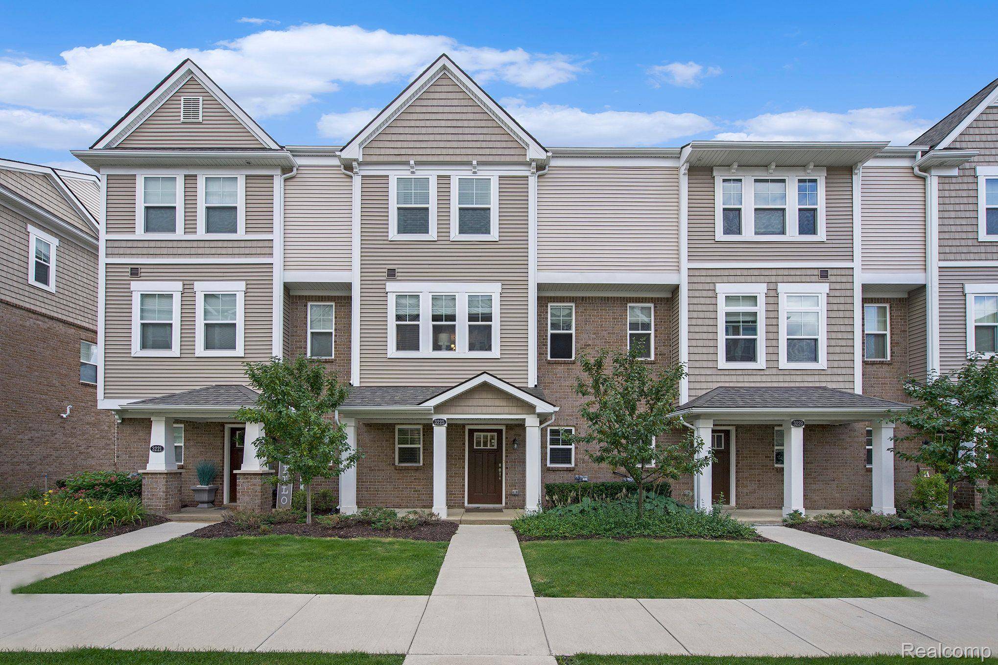 Wixom, MI 48393,3225 Chambers W