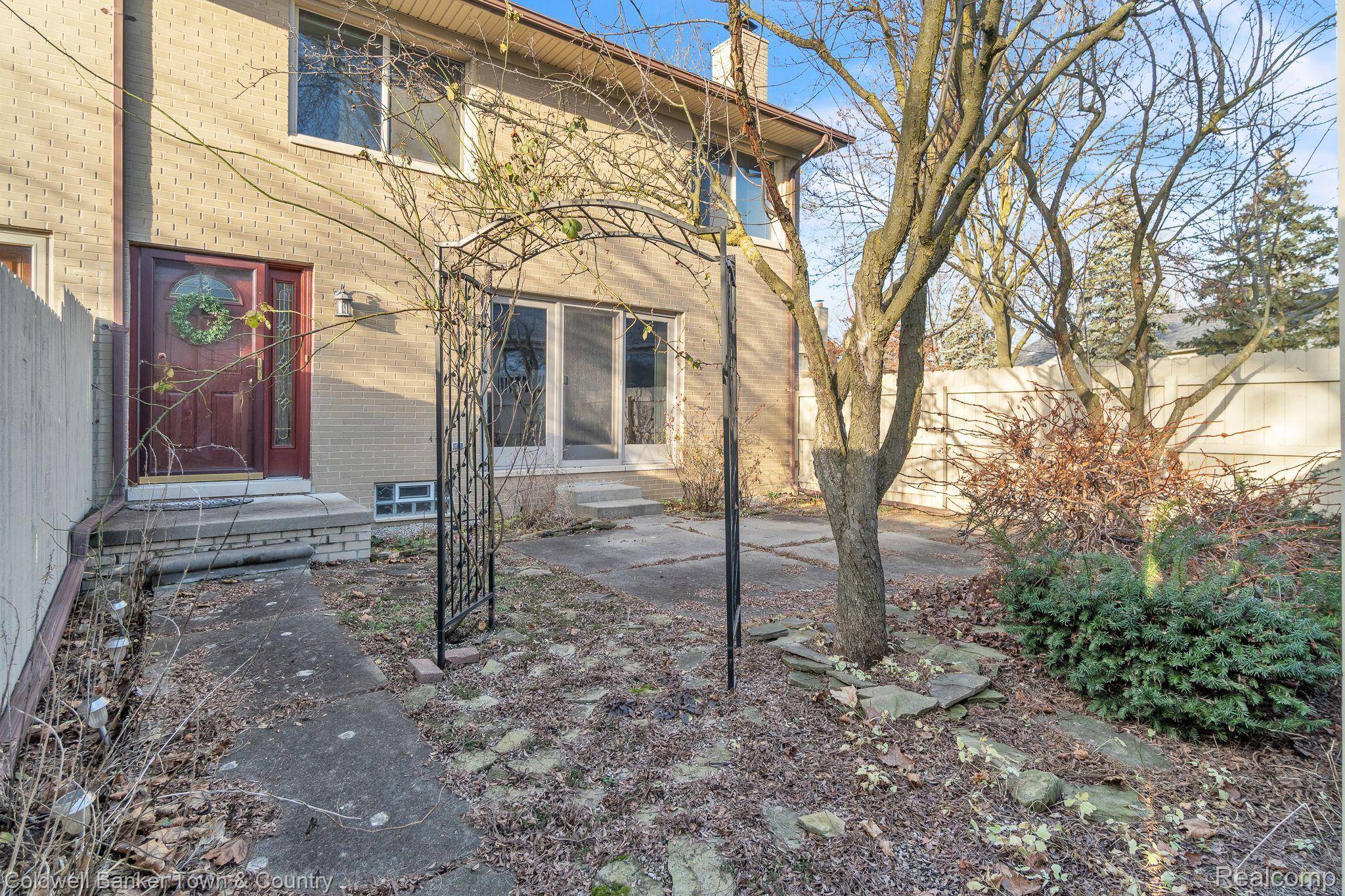 Clinton Township, MI 48038,17628 IDA ST E