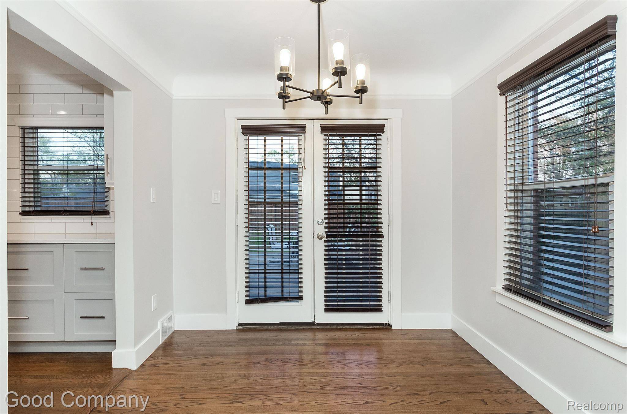 Royal Oak, MI 48067,1526 Crooks RD