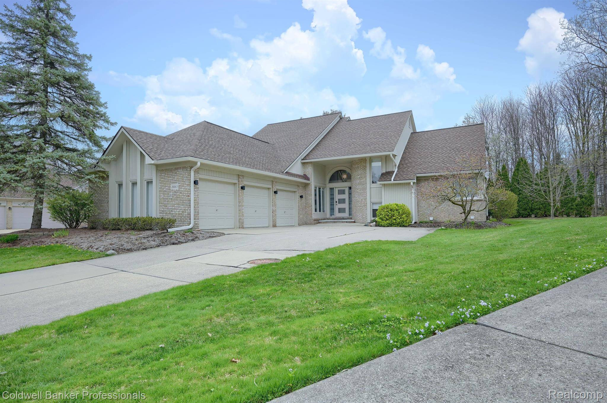 Farmington Hills, MI 48331,28863 HIDDEN TRL