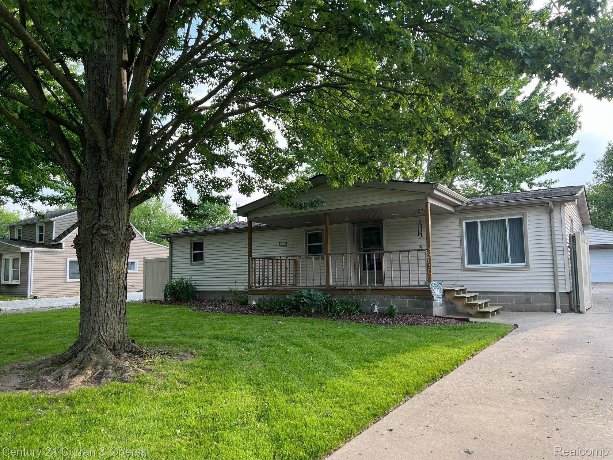 Woodhaven, MI 48183,22120 MONTEREY DR