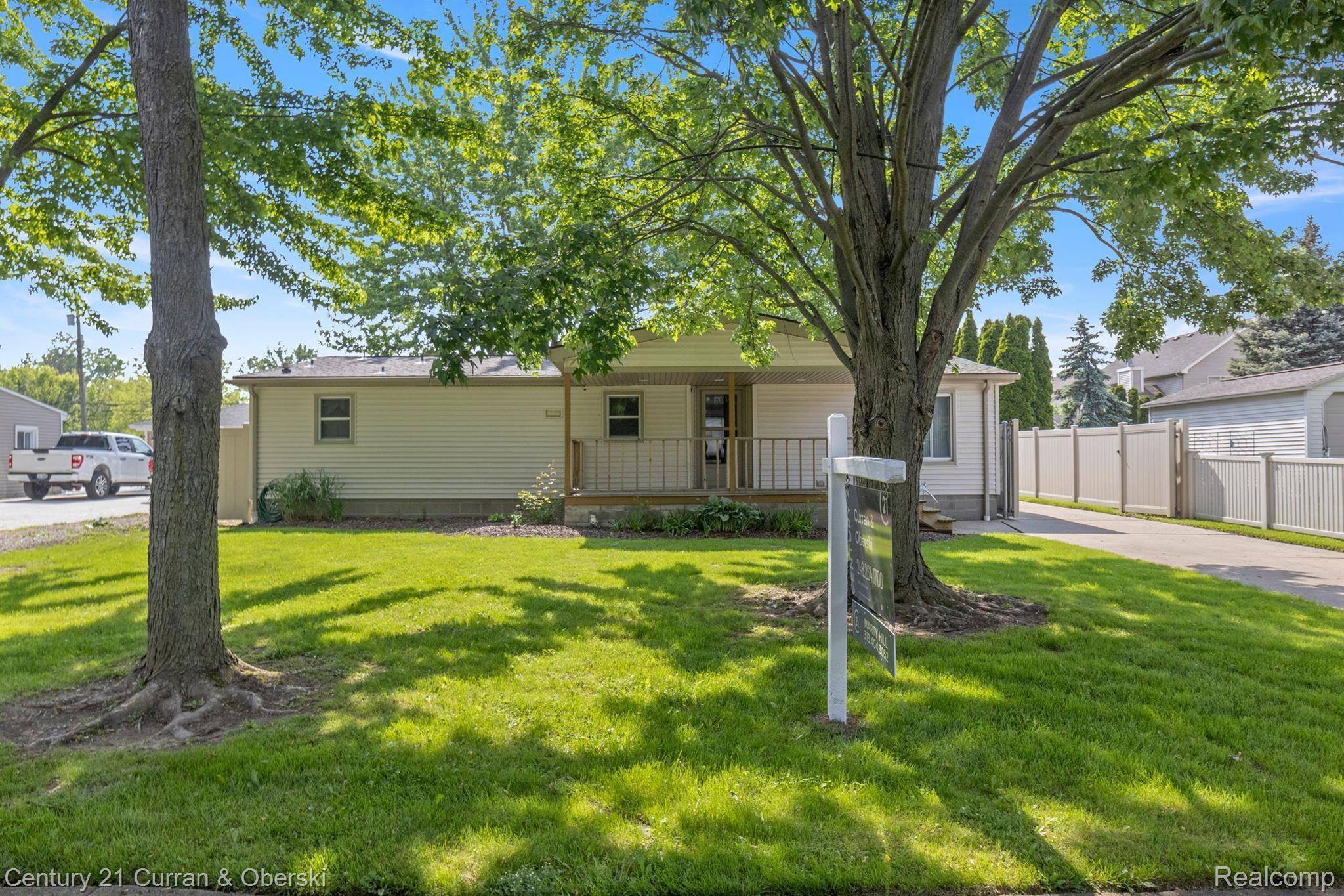 Woodhaven, MI 48183,22120 MONTEREY DR