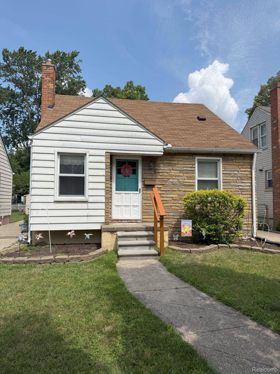 Dearborn, MI 48124,24820 New York ST