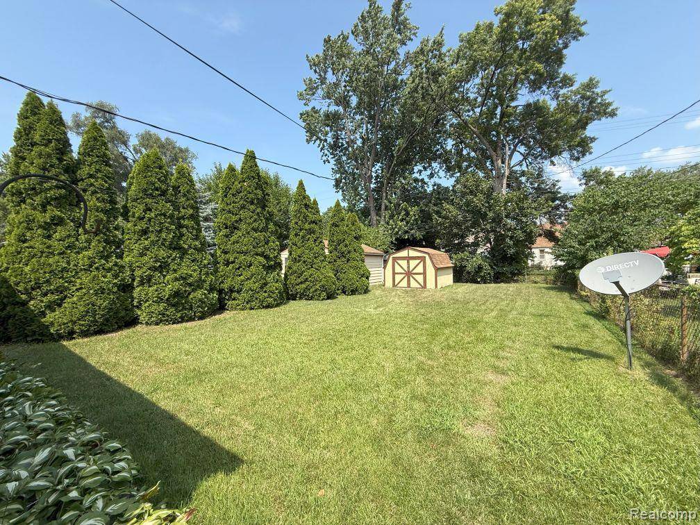 Dearborn, MI 48124,24820 New York ST