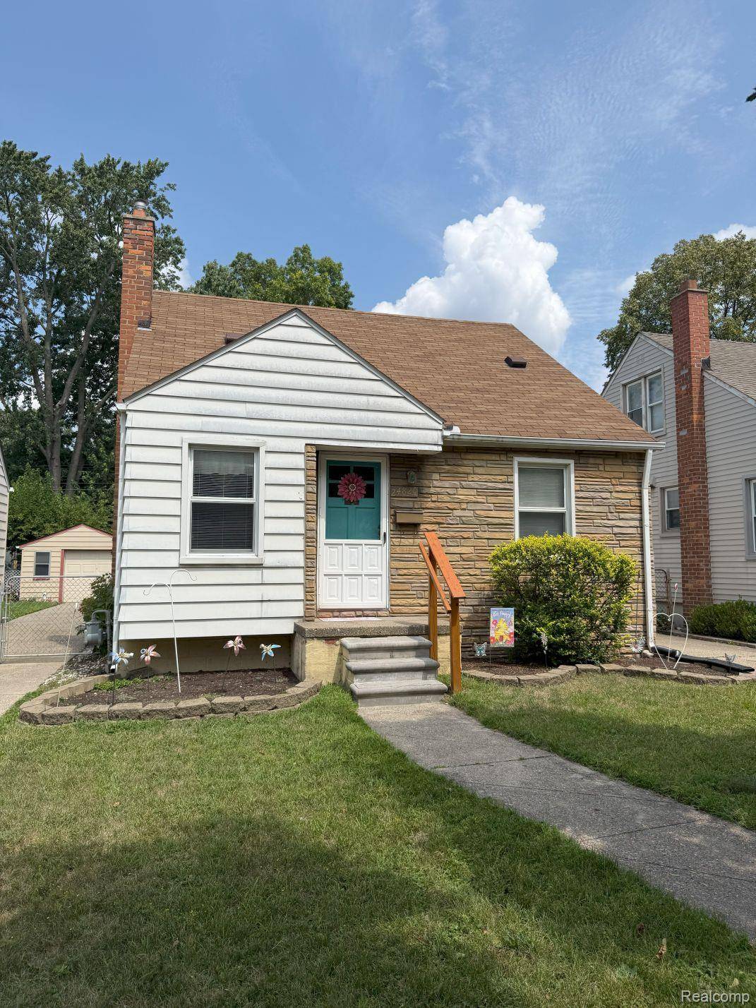 Dearborn, MI 48124,24820 New York ST