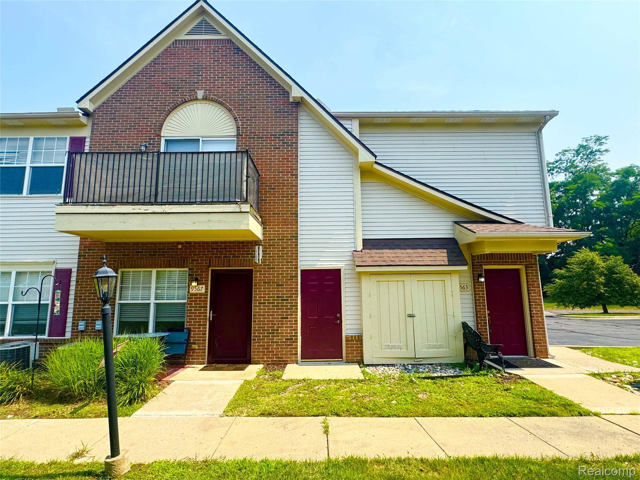 Ypsilanti, MI 48197,9563 LAKESIDE DR