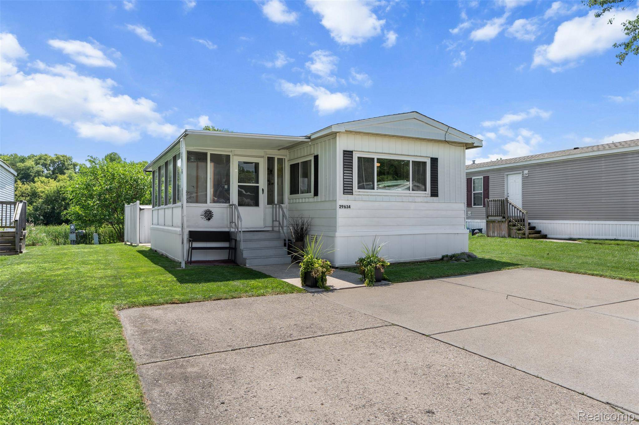 Novi, MI 48377,29634 Carousel ST