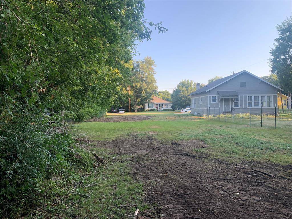 Sherman, TX 75090,306 W Moore Street