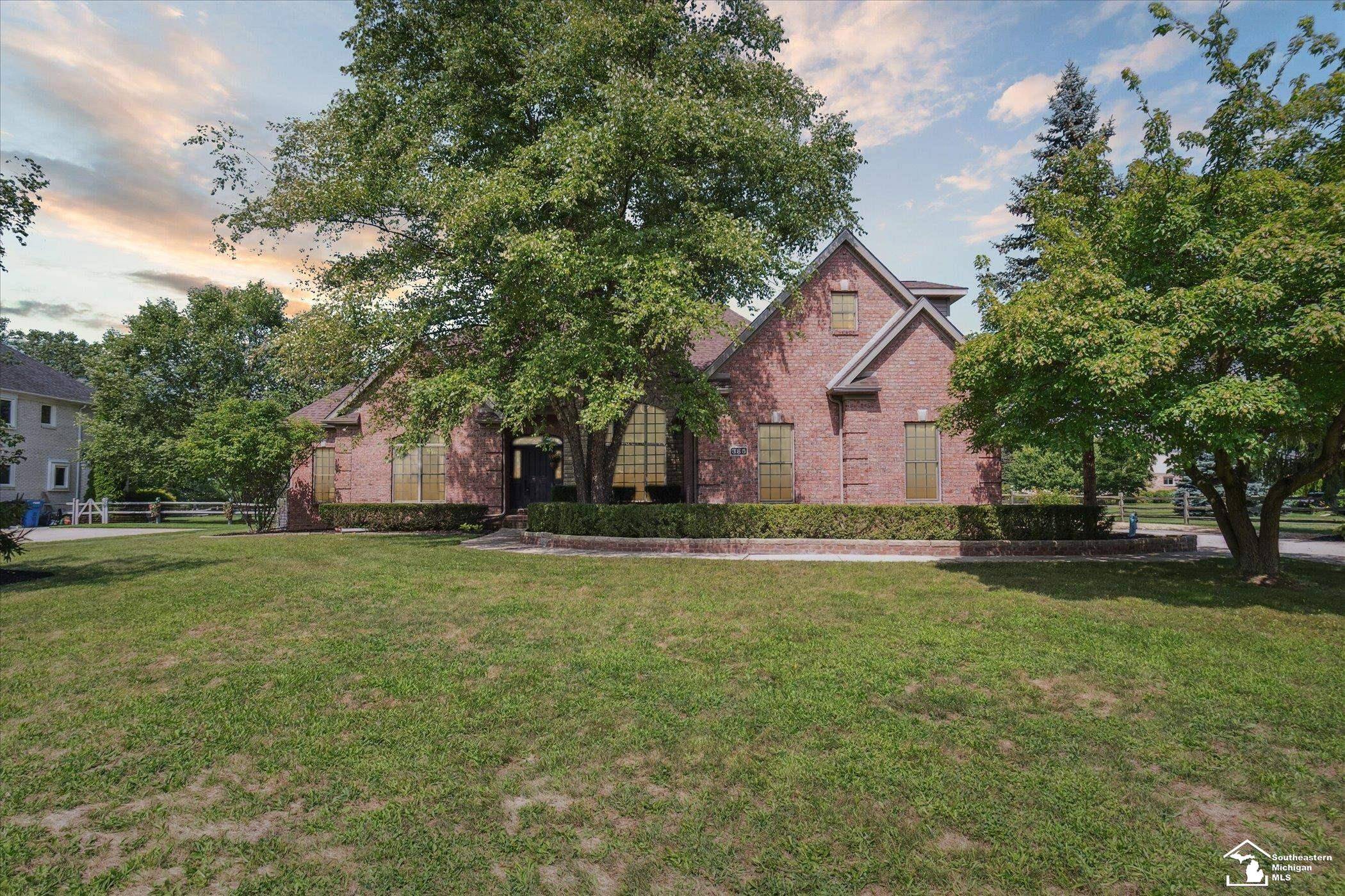 Monroe, MI 48162,385 Golfview WAY