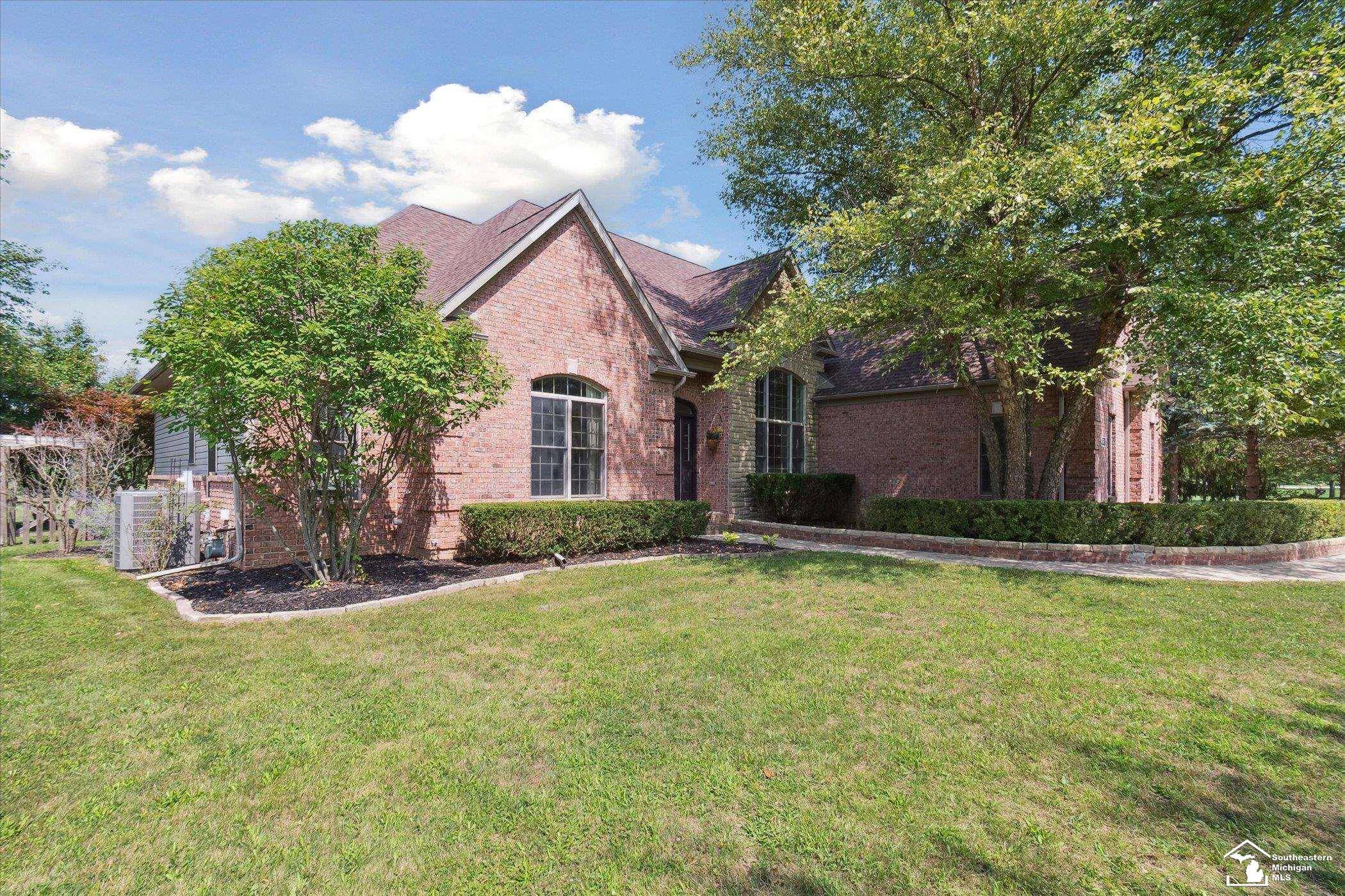 Monroe, MI 48162,385 Golfview WAY