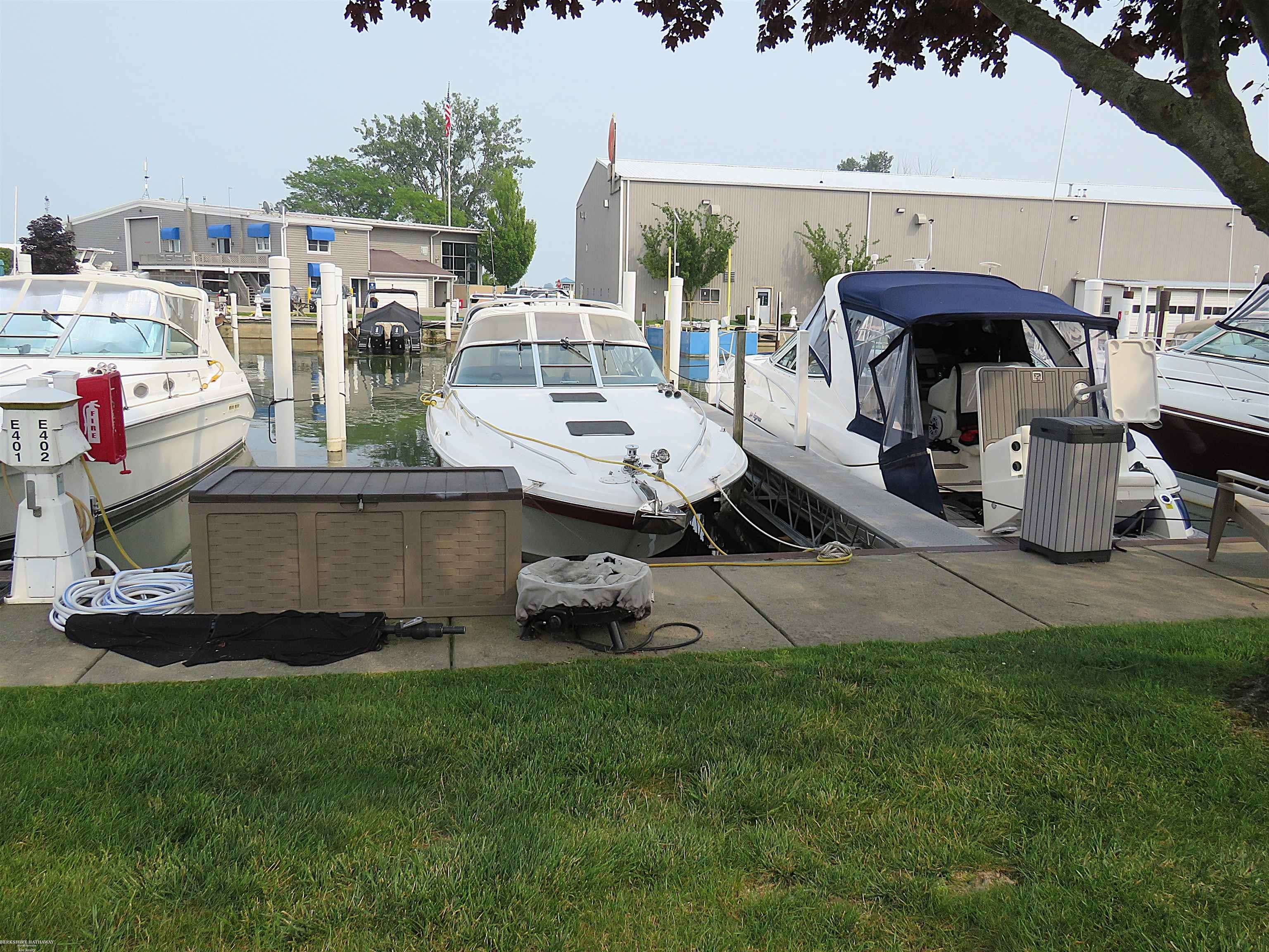 Harrison Twp, MI 48045,41700 Conger Bay E-402 DR