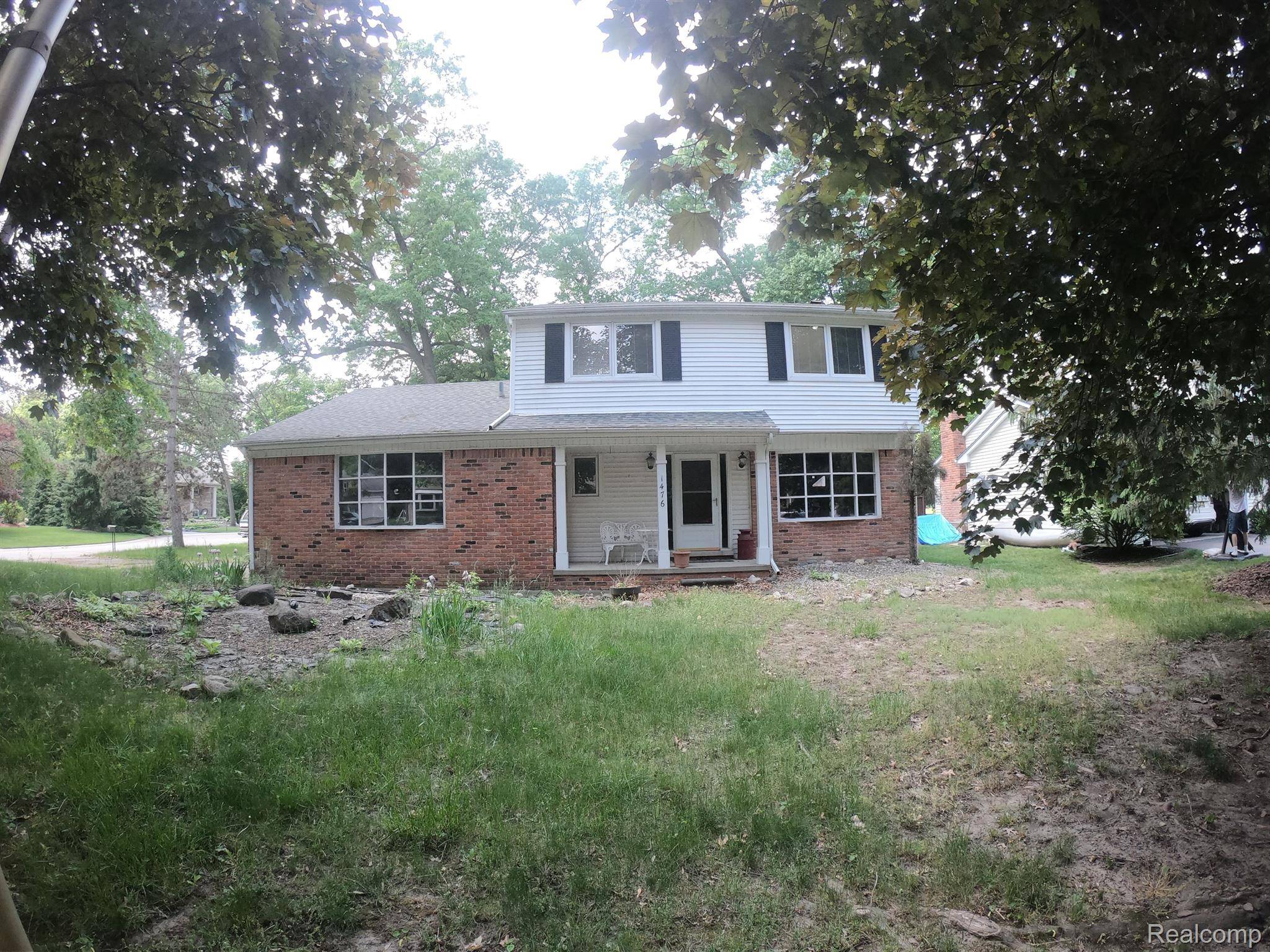 Wixom, MI 48393,1476 CHANTICLAIR CIR