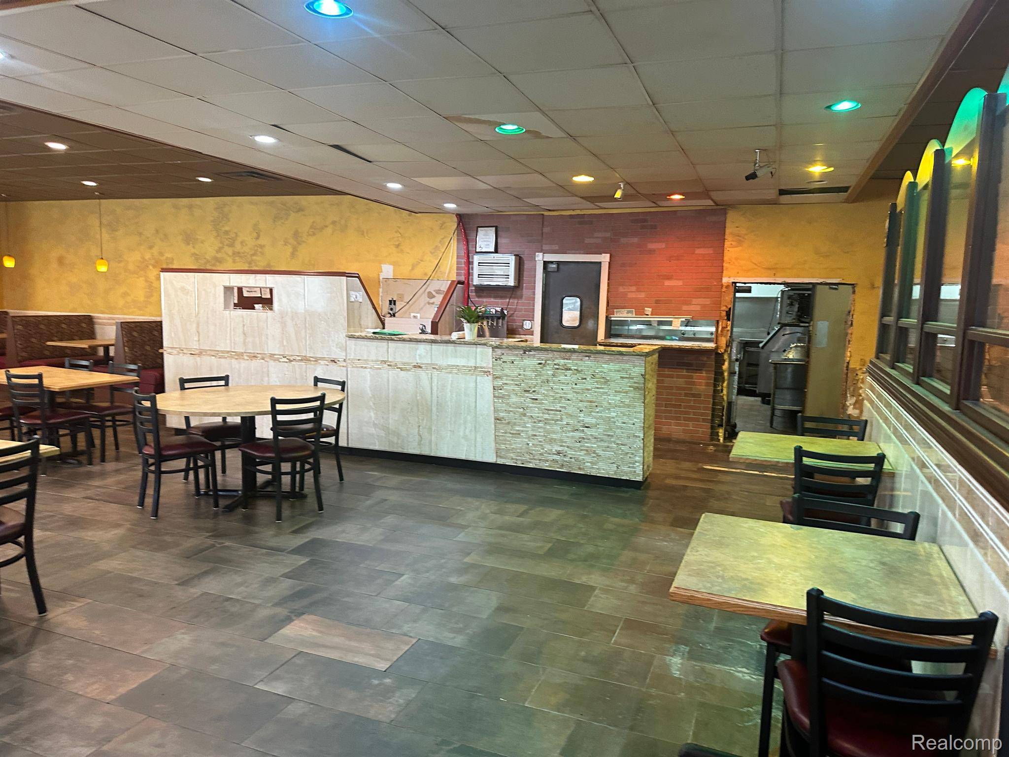 Flint, MI 48532,4018 CORUNNA RD