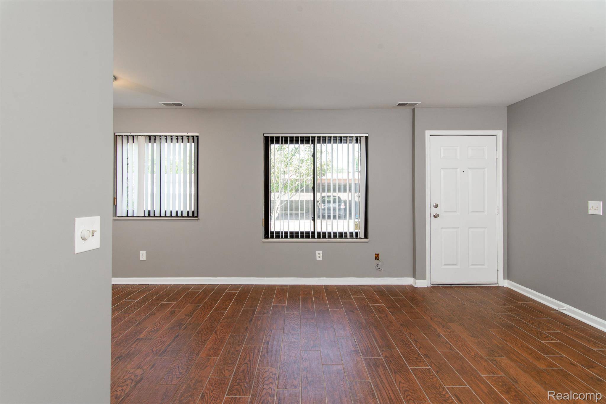 Roseville, MI 48066,15820 ORCHARD LN