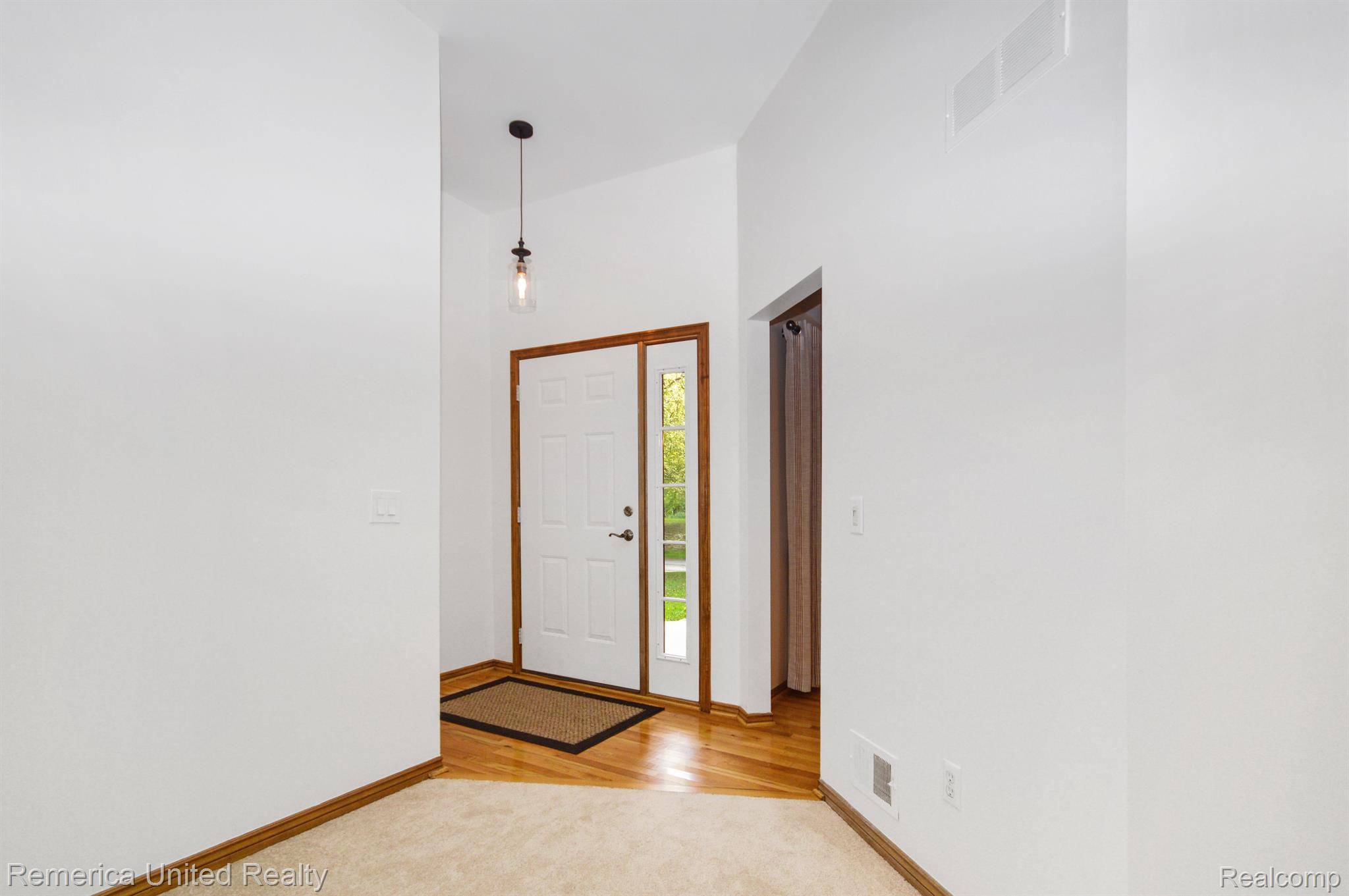 Wixom, MI 48393,2781 HONEY SUCKLE CT