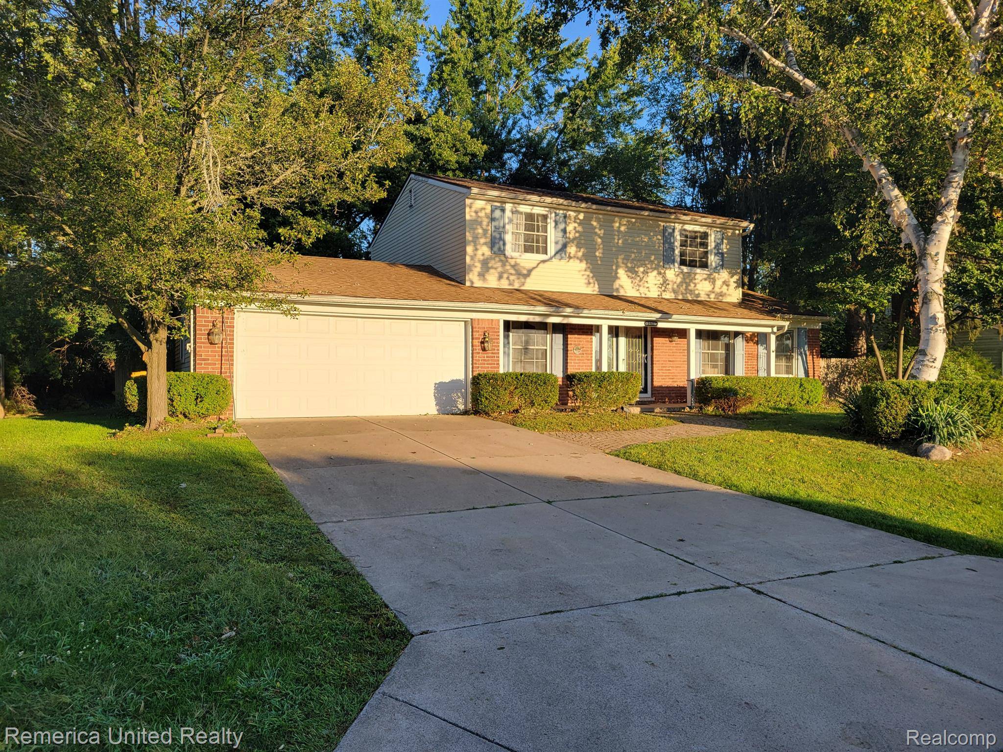 Wixom, MI 48393,1941 HOPKINS DR