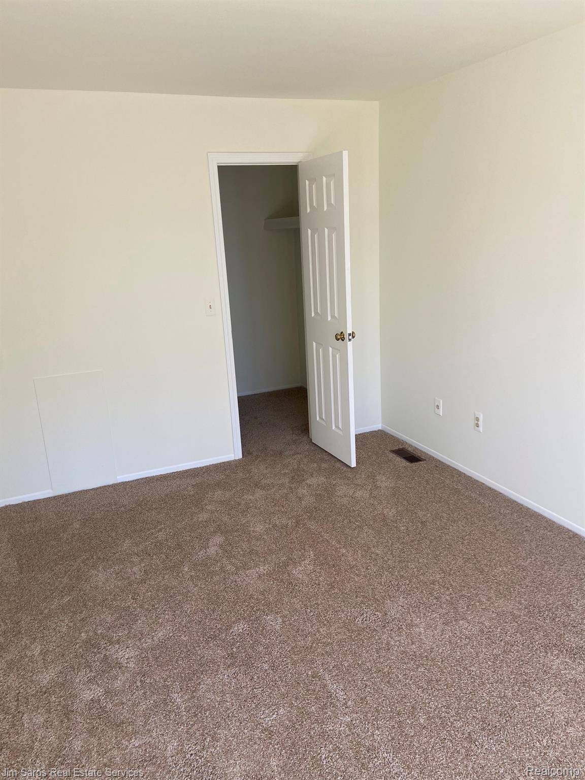 Harrison Township, MI 48045,24674 LAKE MEADOW DR