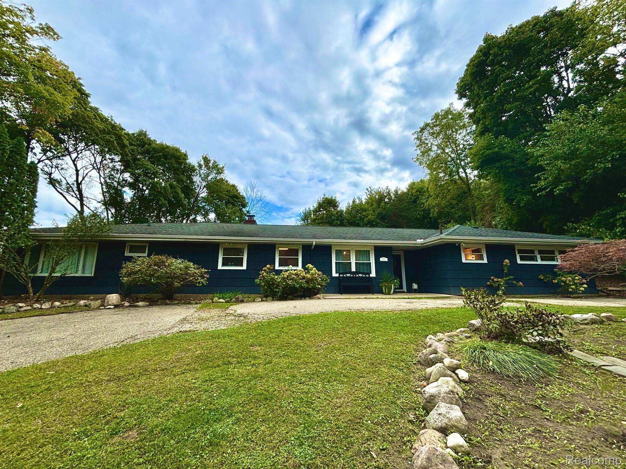 Fenton, MI 48430,717 W ROCKWELL ST