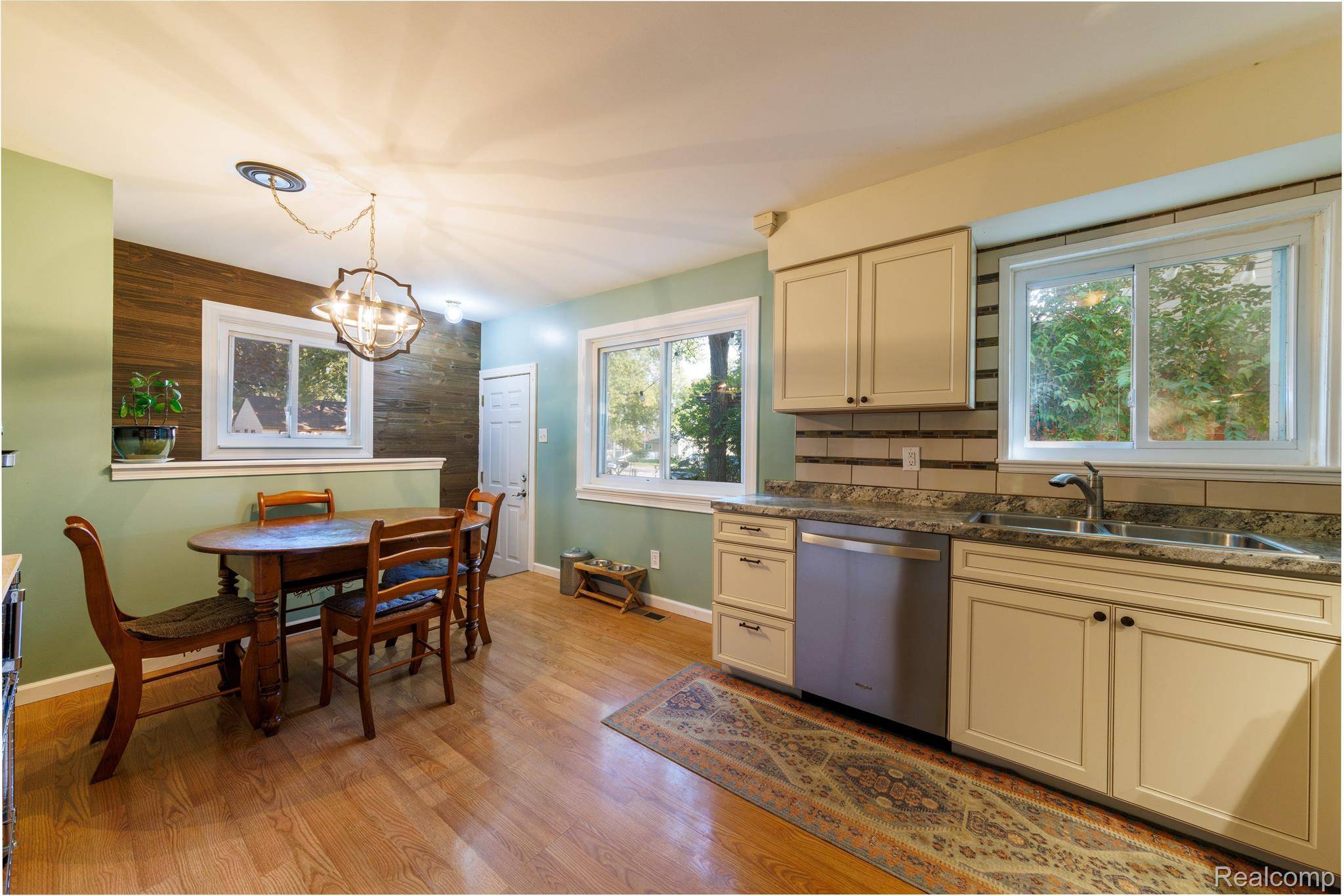 Westland, MI 48185,7435 FLORAL ST